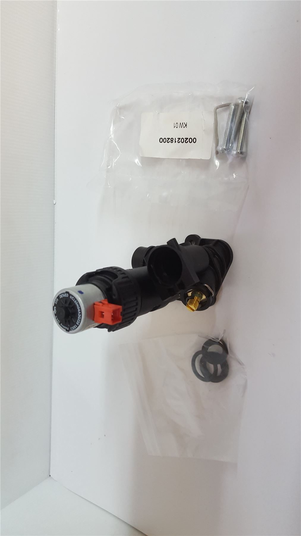 NEW VAILLANT ECOTEC THREE WAY VALVE (PLASTIC BODY) 0020020015