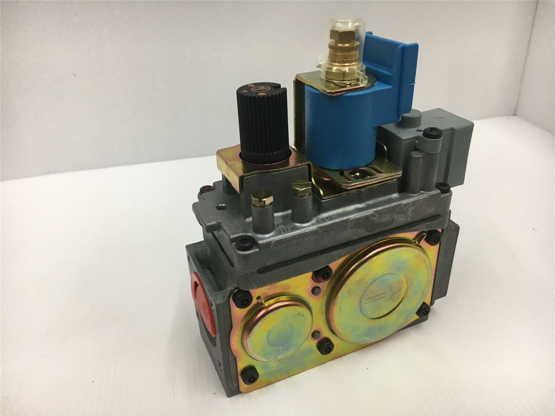 NEW GLOWWORM GAS VALVE 825 NOVA 2000800158