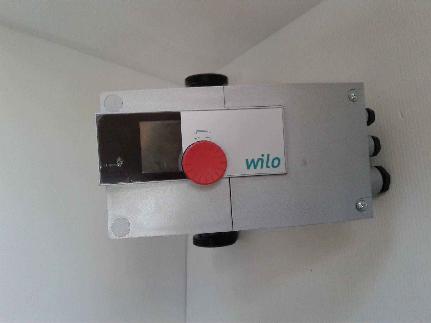 NEW WILO  Stratos 25/1-6 _ 180mm  Circulation Pump 2090447