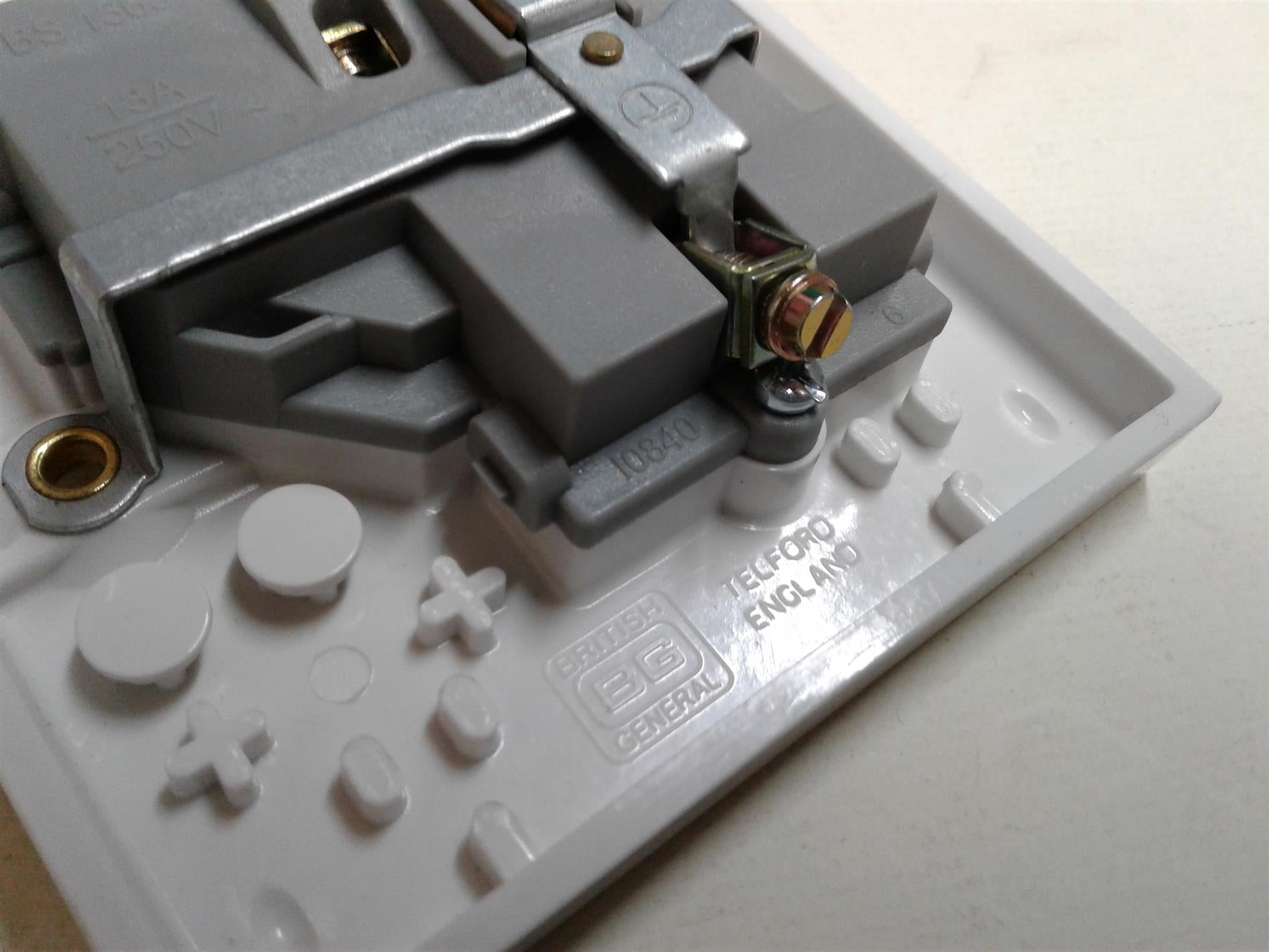 BG NEXUS 1 GANG 13A WALL PLUG SWITCH DOUBLE POLE 821DP-01