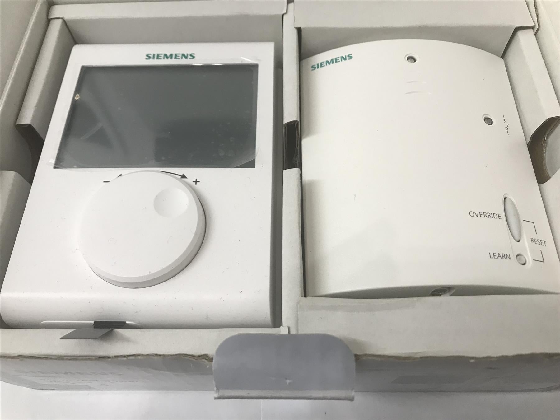 Siemens RDH100RF/SET Wireless Thermostat and Receiver
