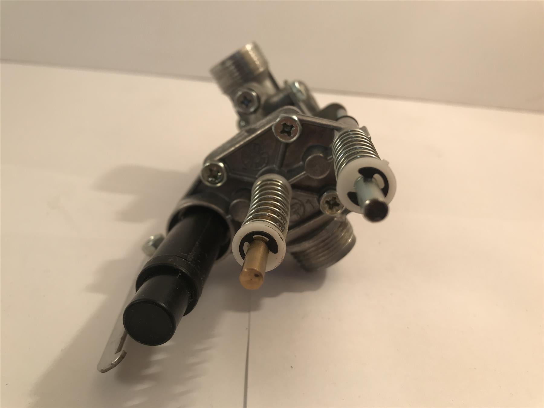 Main Medway Flame safety device assembly 10/13477