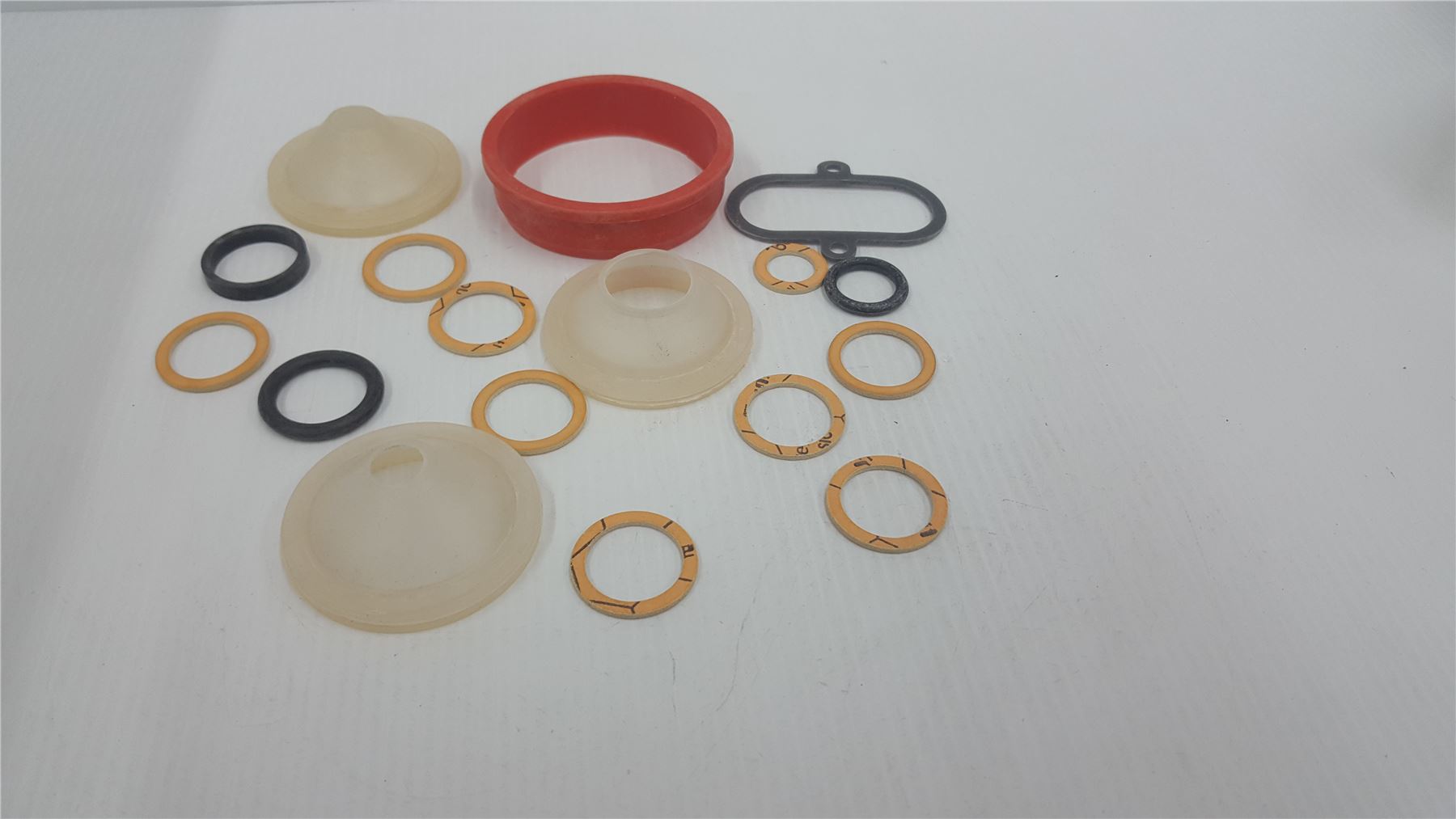 NEW Heatline 3001060001 Gasket Set D001060001 not a complete set please see picture