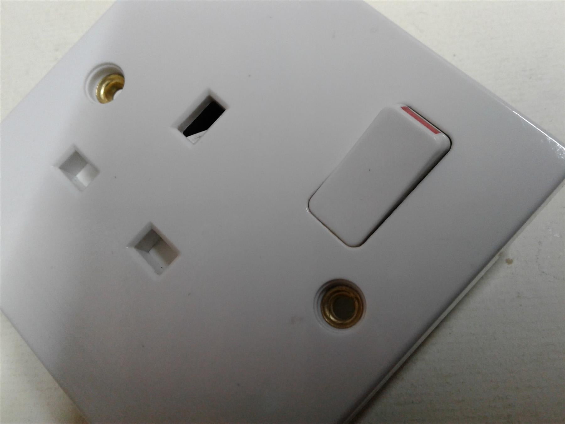 BG NEXUS 1 GANG 13A WALL PLUG SWITCH DOUBLE POLE 821DP-01