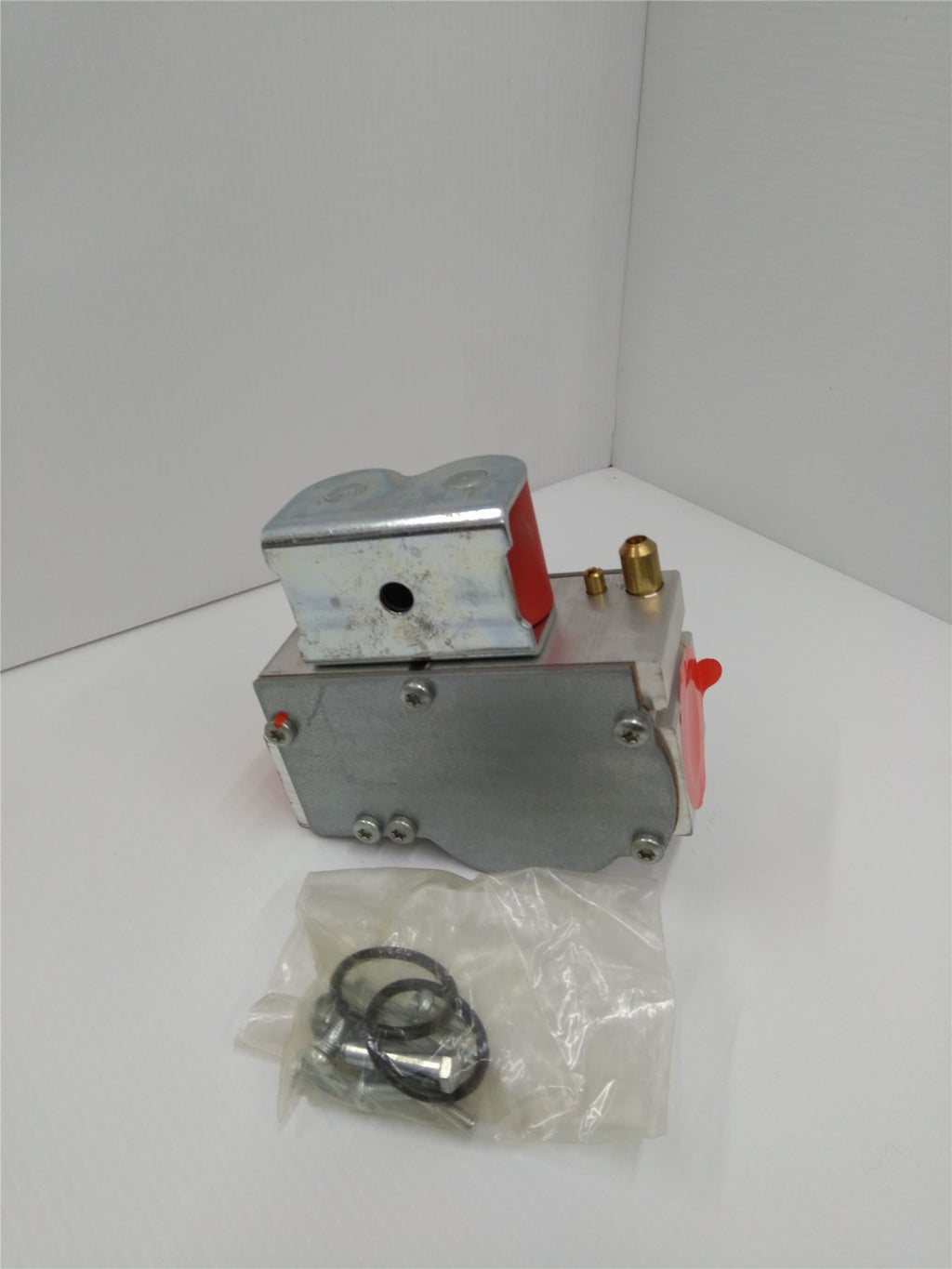 NEW WORCESTER CBI GAS VALVE 87161567690