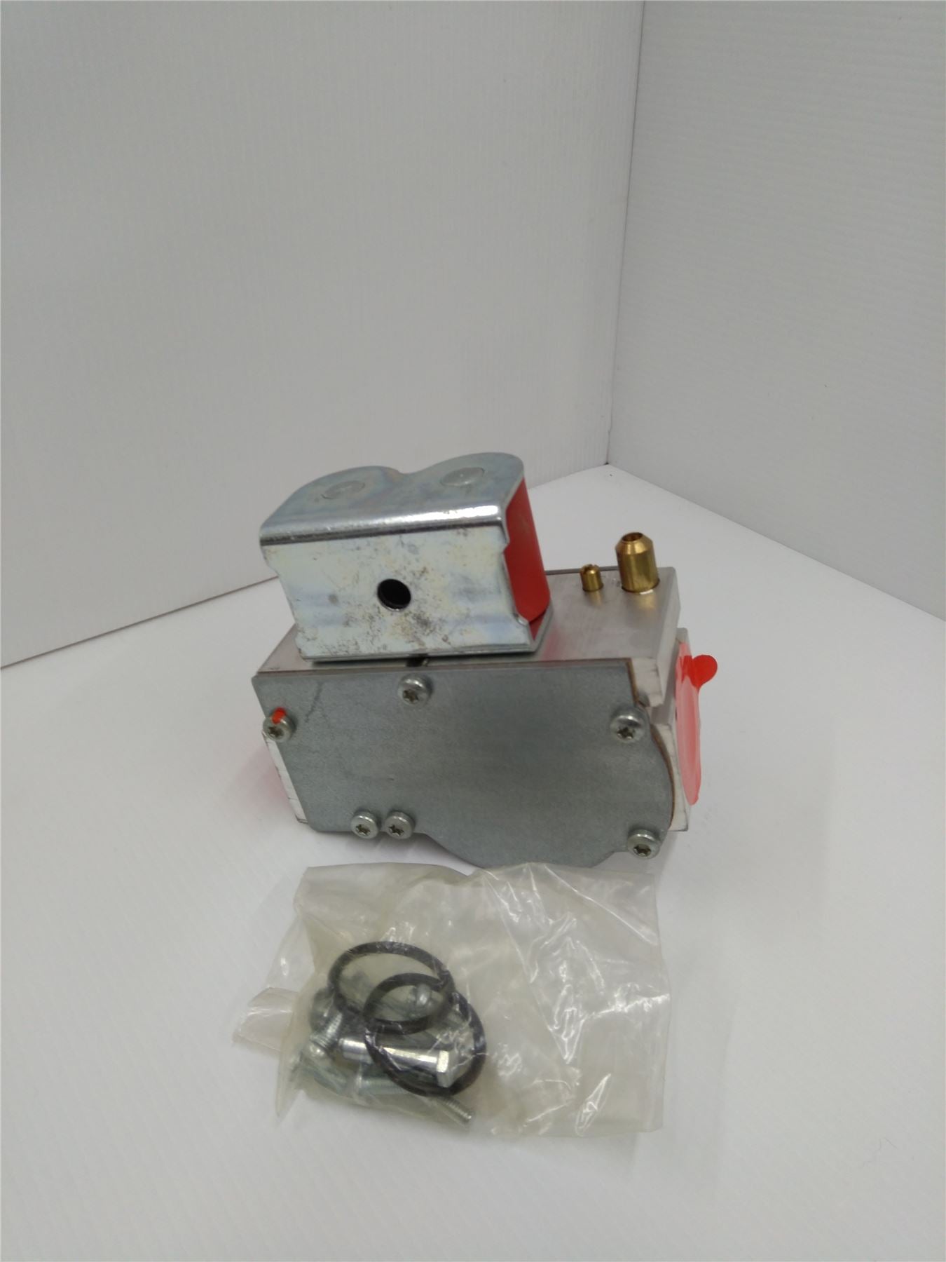 NEW WORCESTER CBI GAS VALVE 87161567690