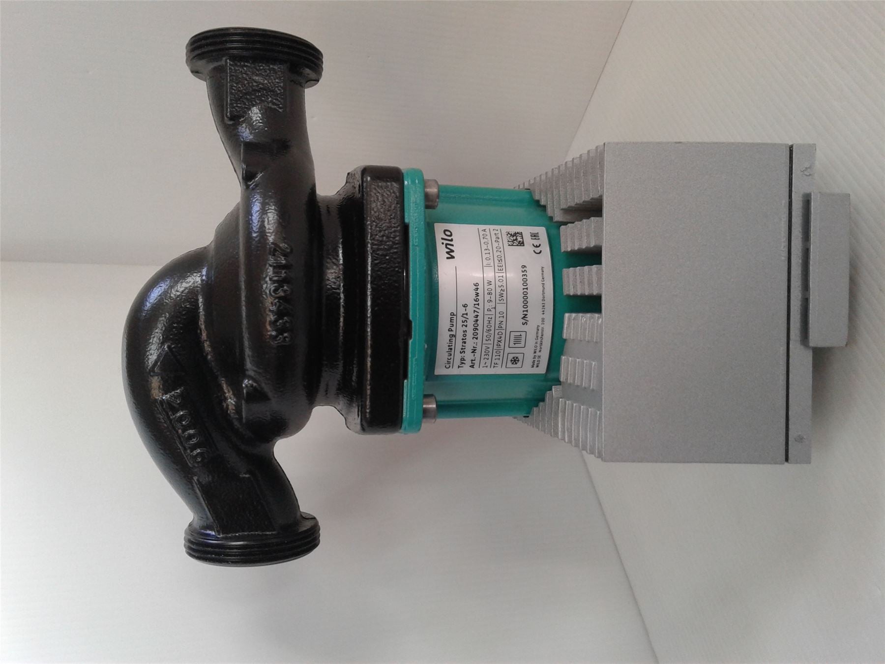 NEW WILO  Stratos 25/1-6 _ 180mm  Circulation Pump 2090447