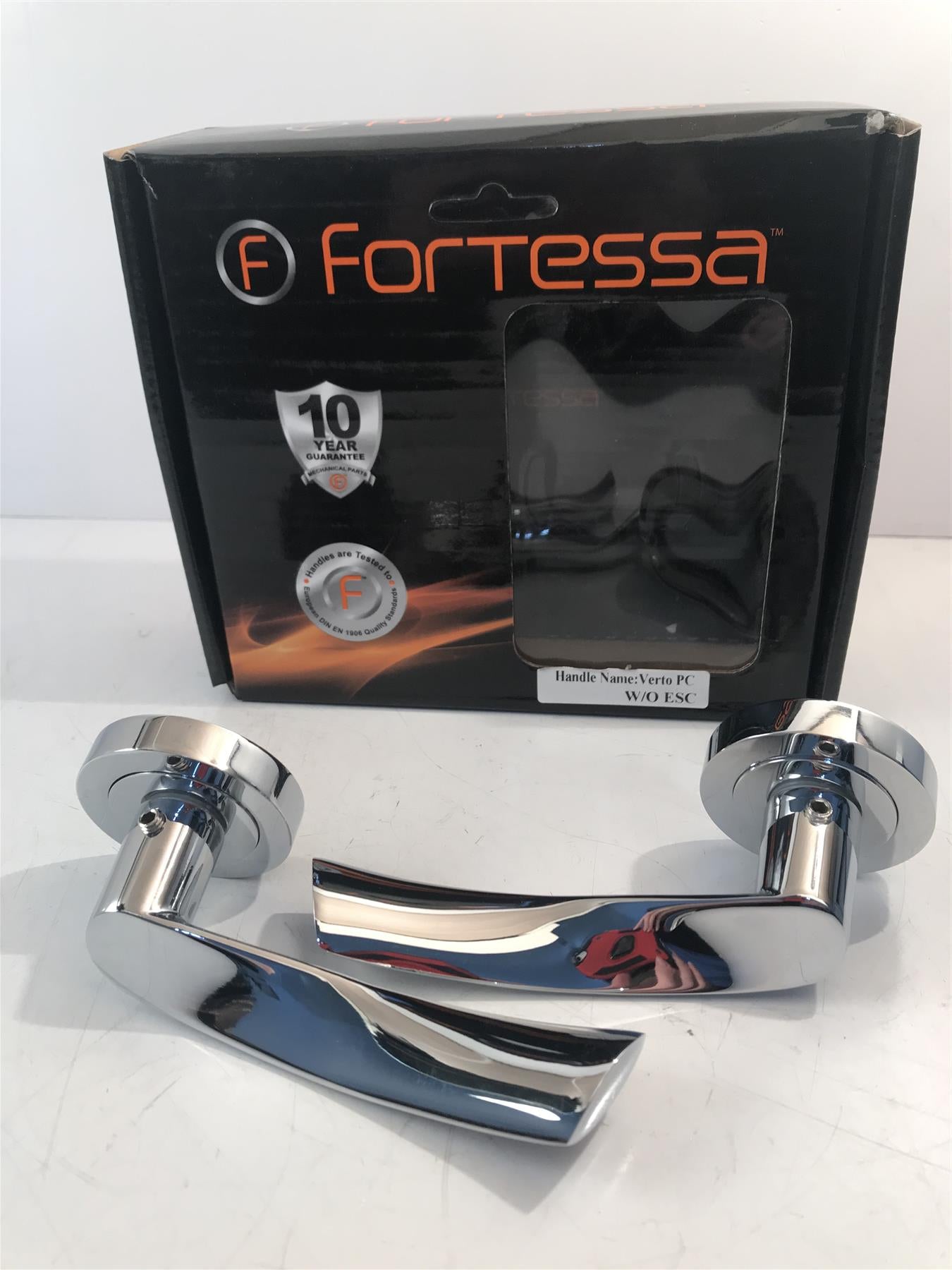 Fortessa FCOVER-PC Verto Lever Handle on Rose. Polished Chrome