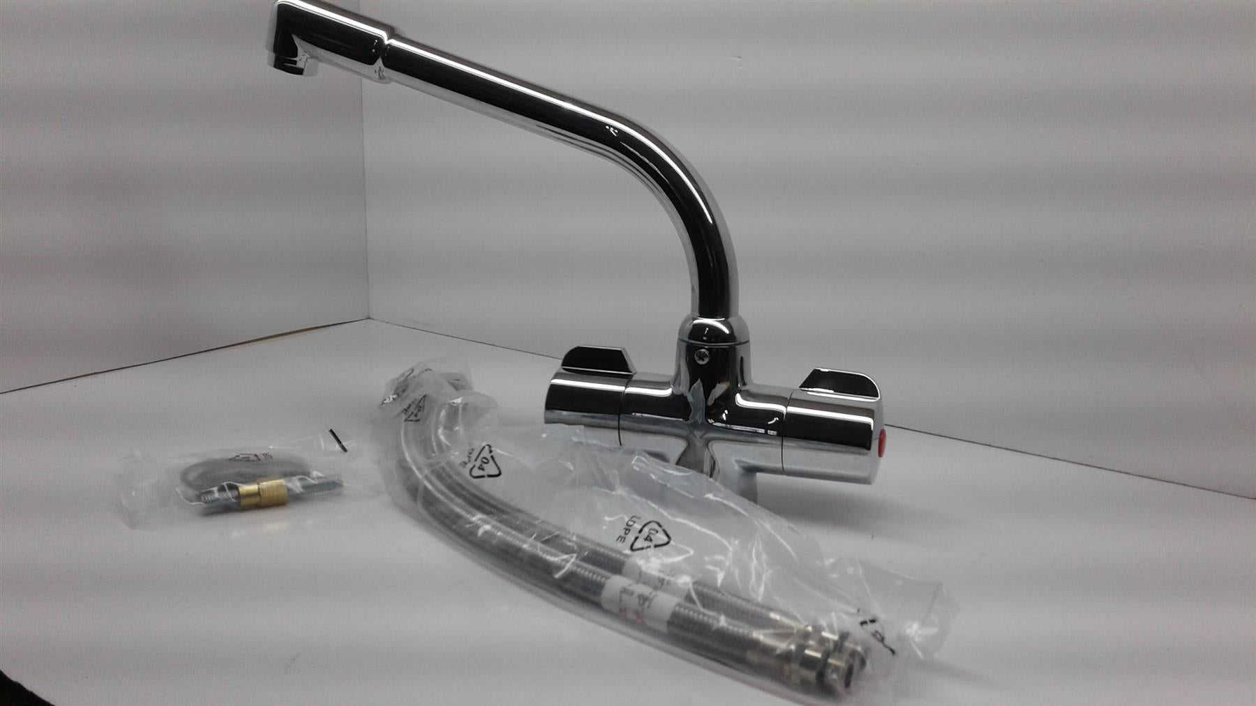 Traversa Mono Kitchen Sink Mixer Tap Swivel Spout Chrome