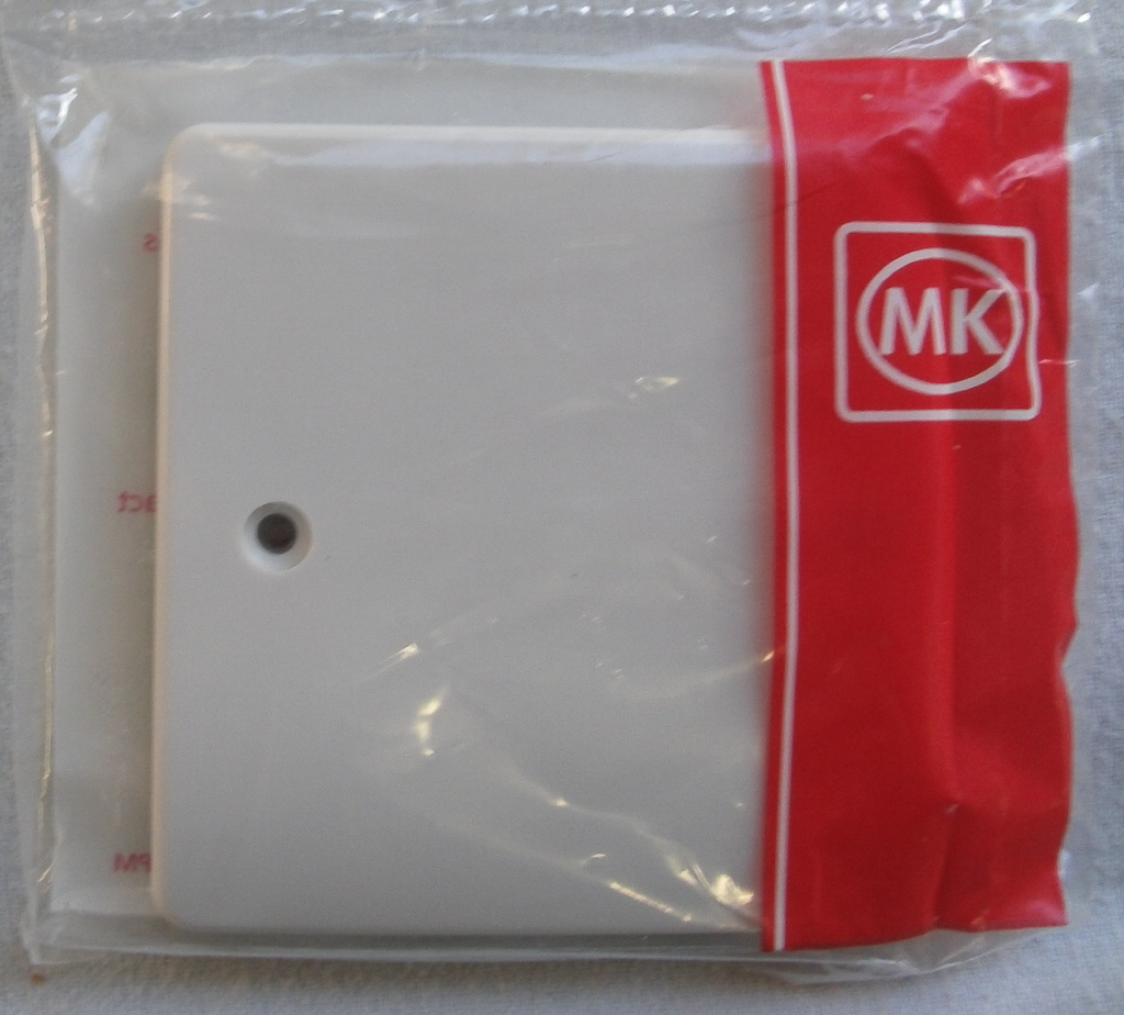 NEW MK LOGIC PLUS 1 GANG BLANK PLATE WHITE K3827