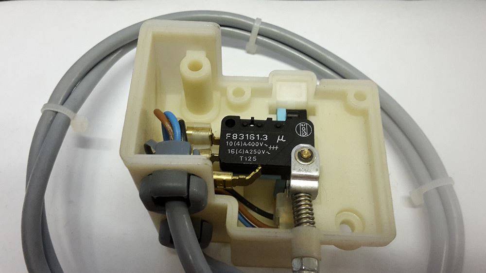NEW ALPHA MICROSWITCH ASSEMBLY 5617081 6.5617081