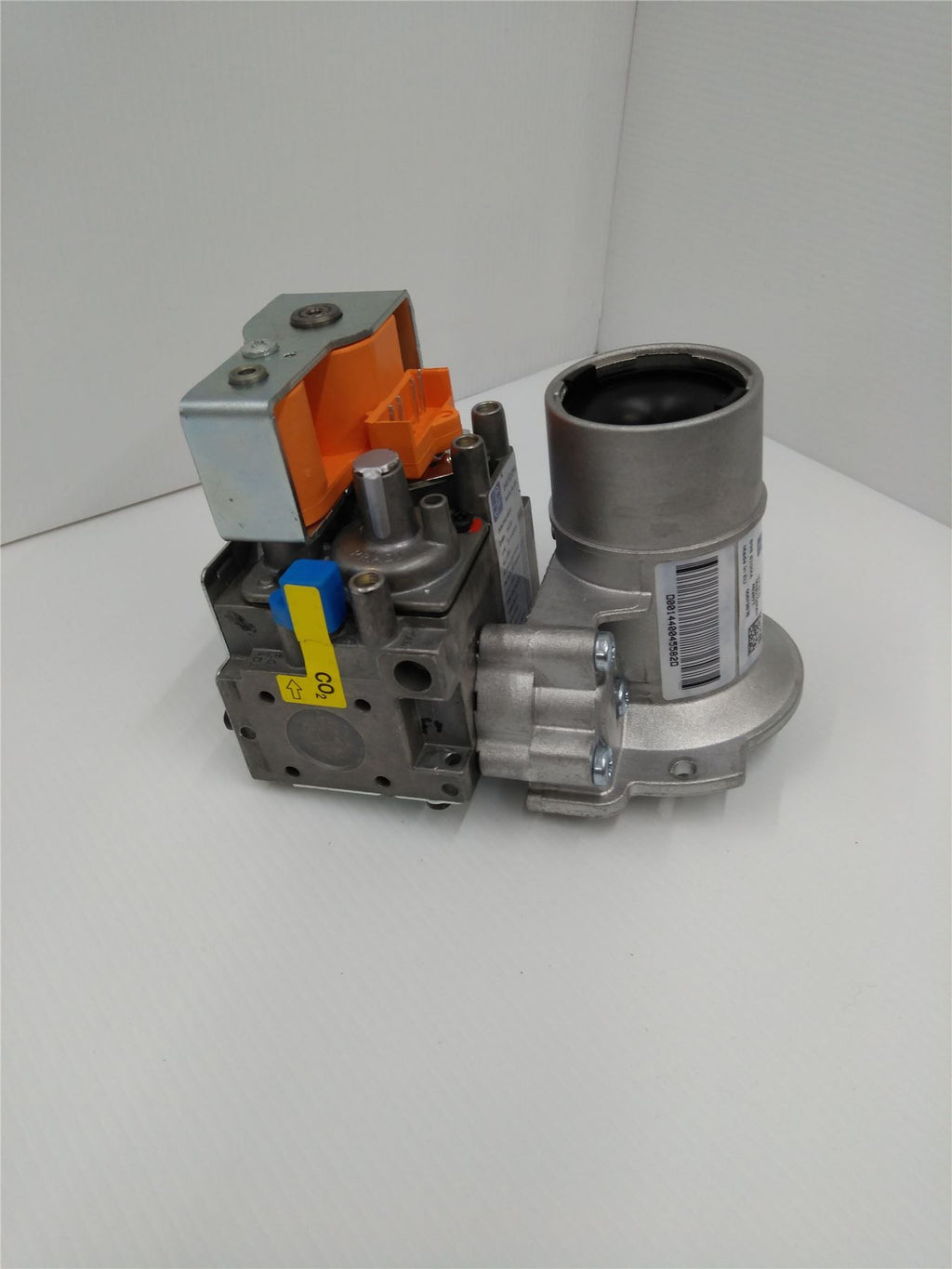 NEW VAILLANT ECOTEC PRO 24 GAS VALVE  0020146731