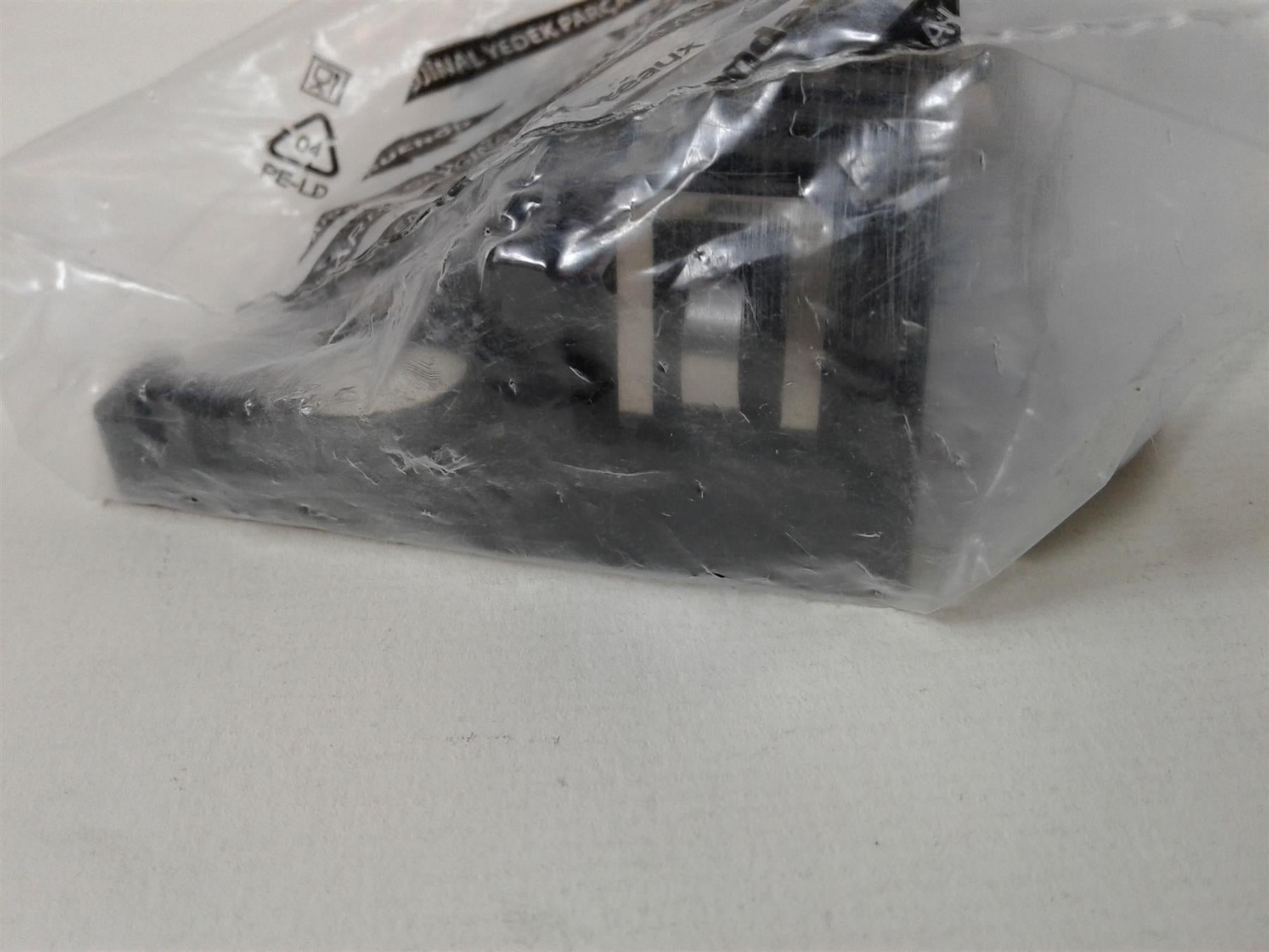 NEW SIEMENS AGK11 BURNER CONTROL BOX BASE 057H7010 65074801