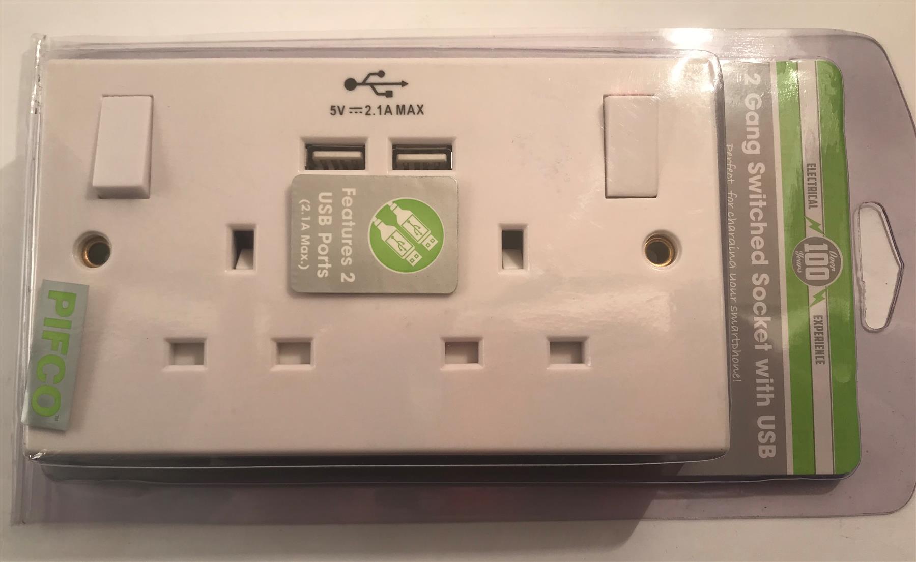 Pifco 2 Gang Switched Socket with USB  ELA1152