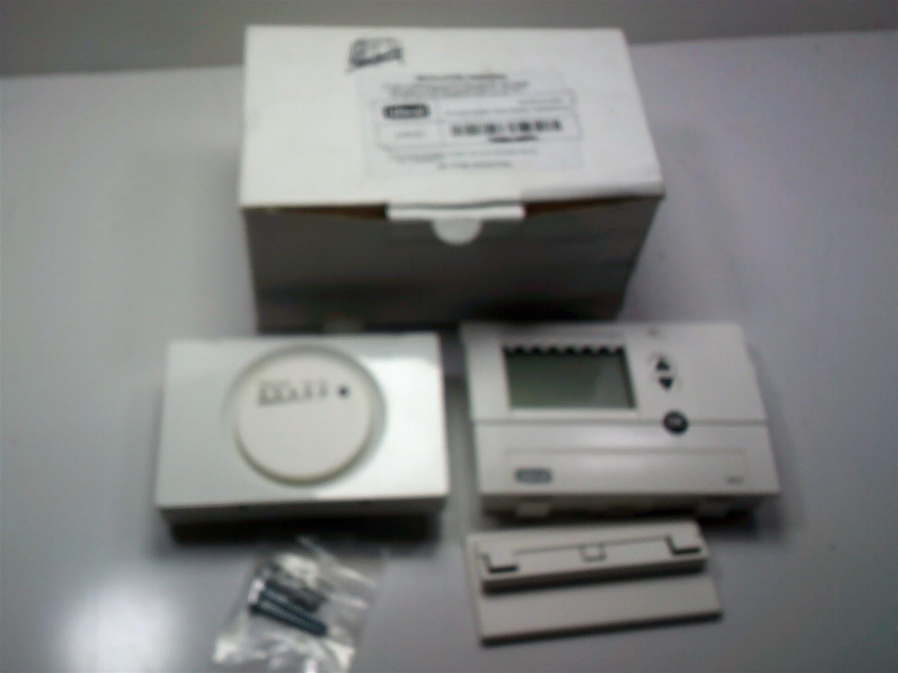 Ideal RF Electronic Programmable Room Thermostat Kit-216131