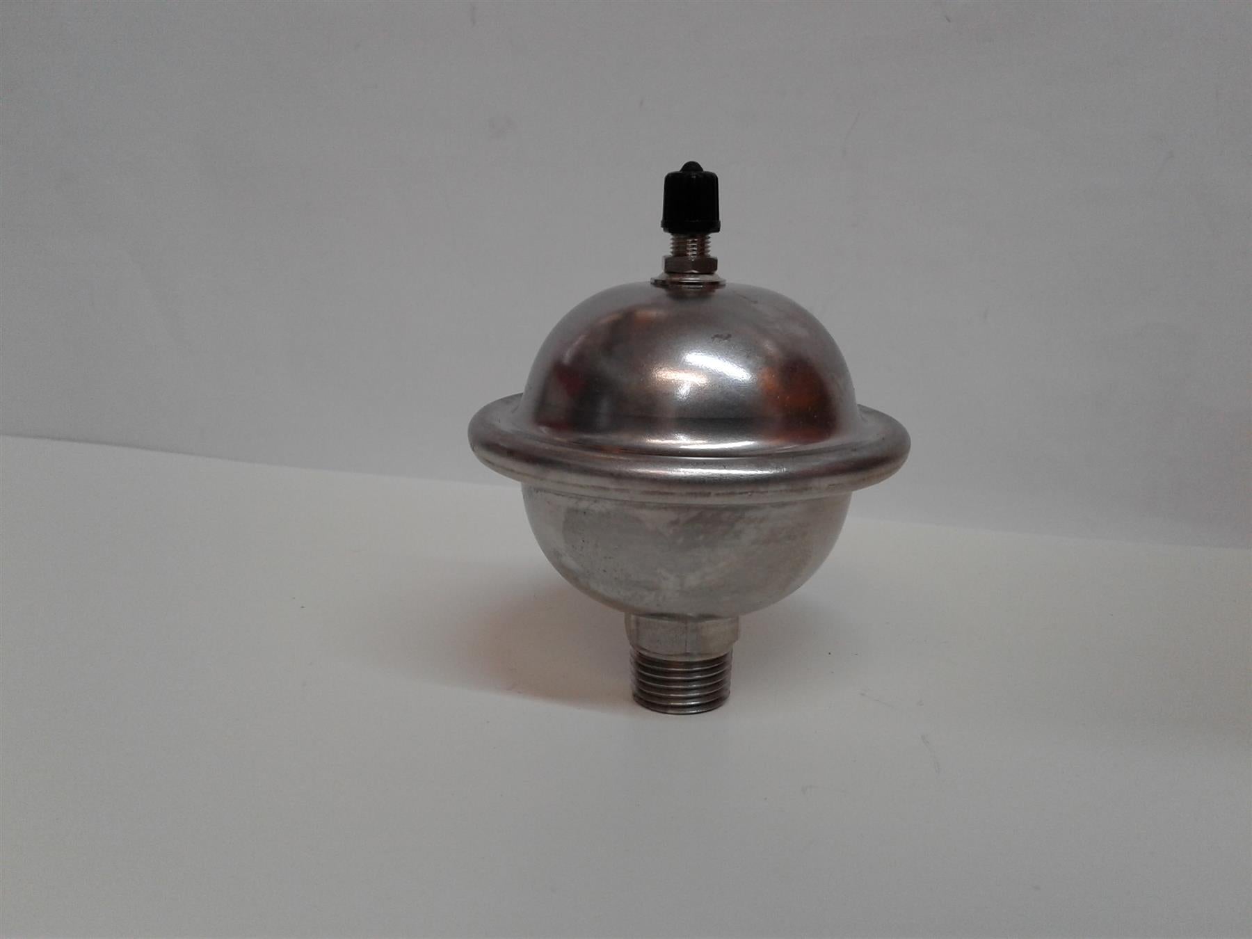 New Center CB 1/2" Potable Expansion Vessel Shock Arrestor/15mm 597801