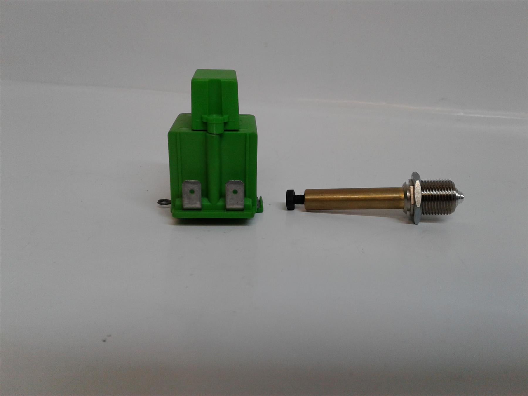 NEW FERROLI 39803920 MODUREGIN - GAS VALVE V7335A 4014