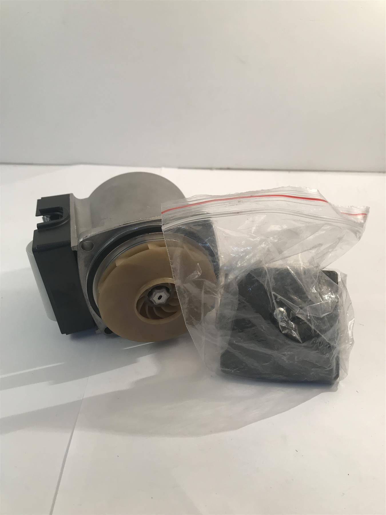 New Glowworm Betacom 24C 30C Pump 0020061598 ( Head only )