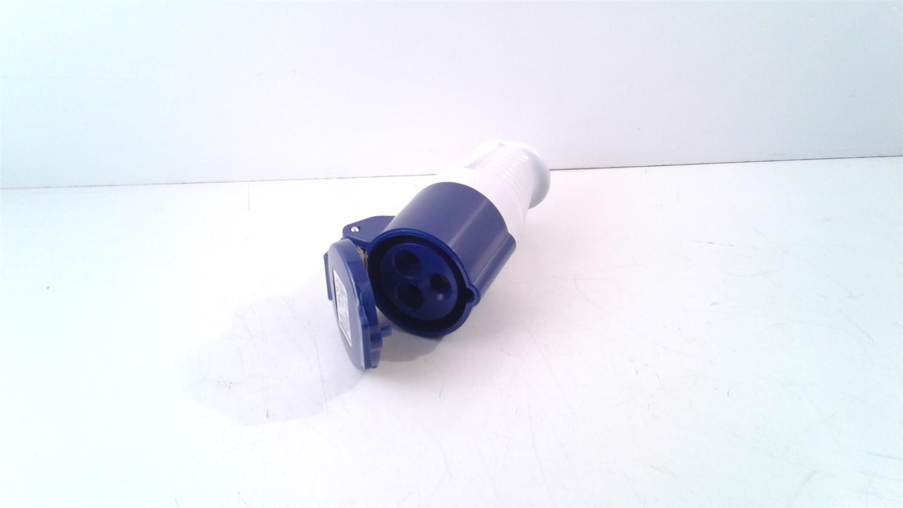 240V 16AMP 3PIN SITE INDUSTRIAL PLUGS SOCKET FEMALE SPLASHPROOF