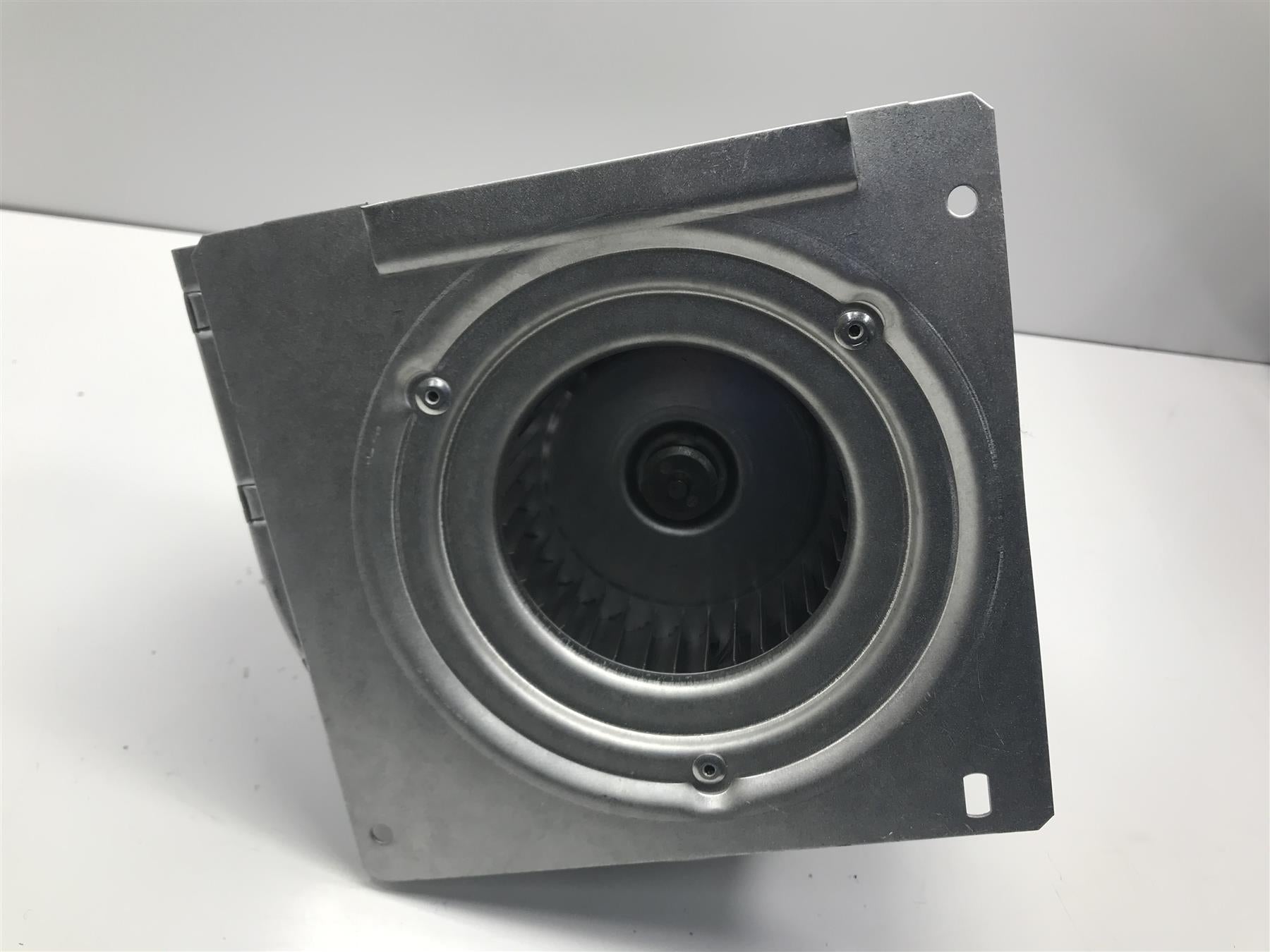 NEW VAILLANT FAN 190262