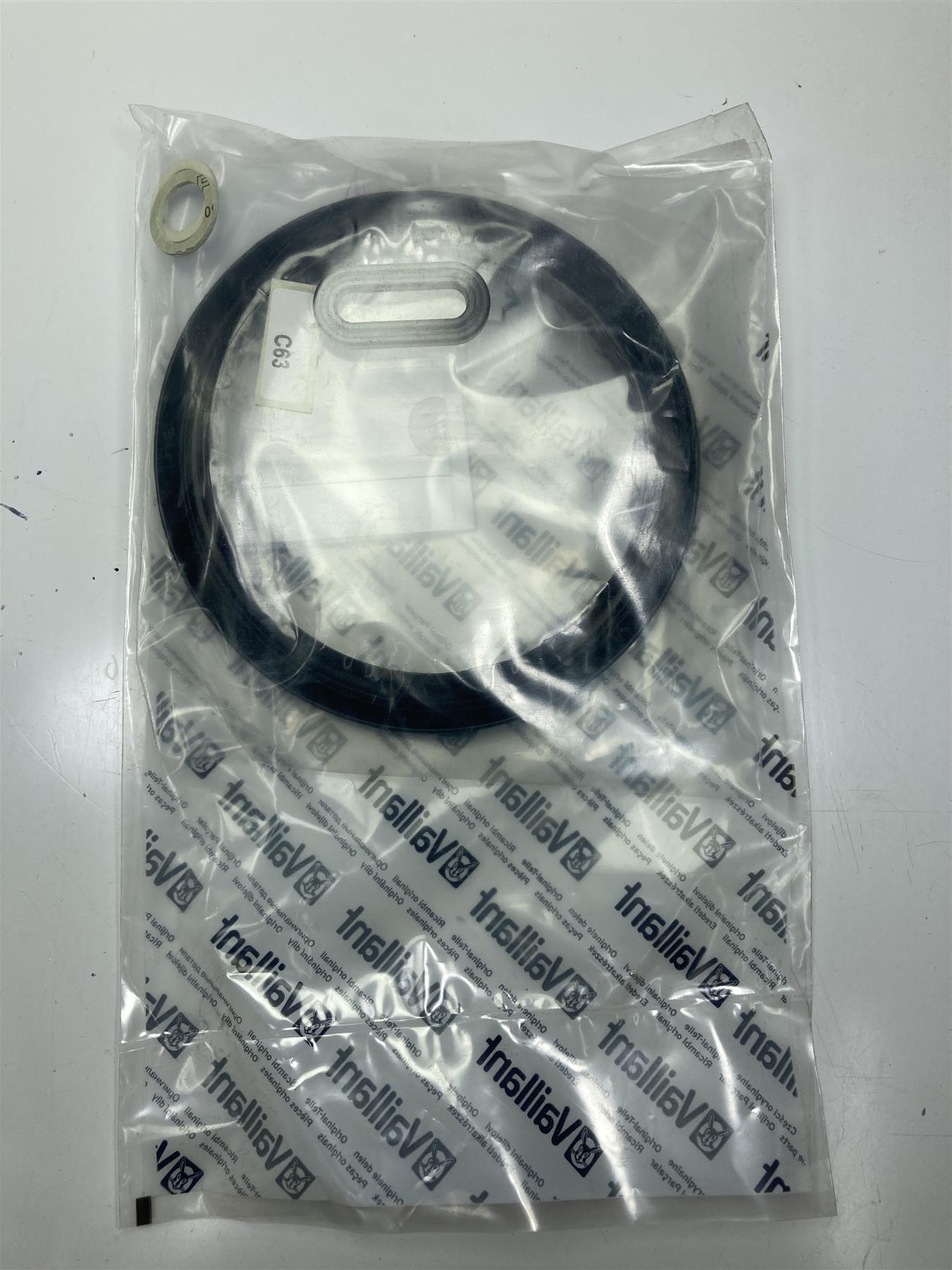 VAILLANT ECOTEC PLUS 415 418 428 438 FLUE COLLECTOR CAP & SEAL 076560