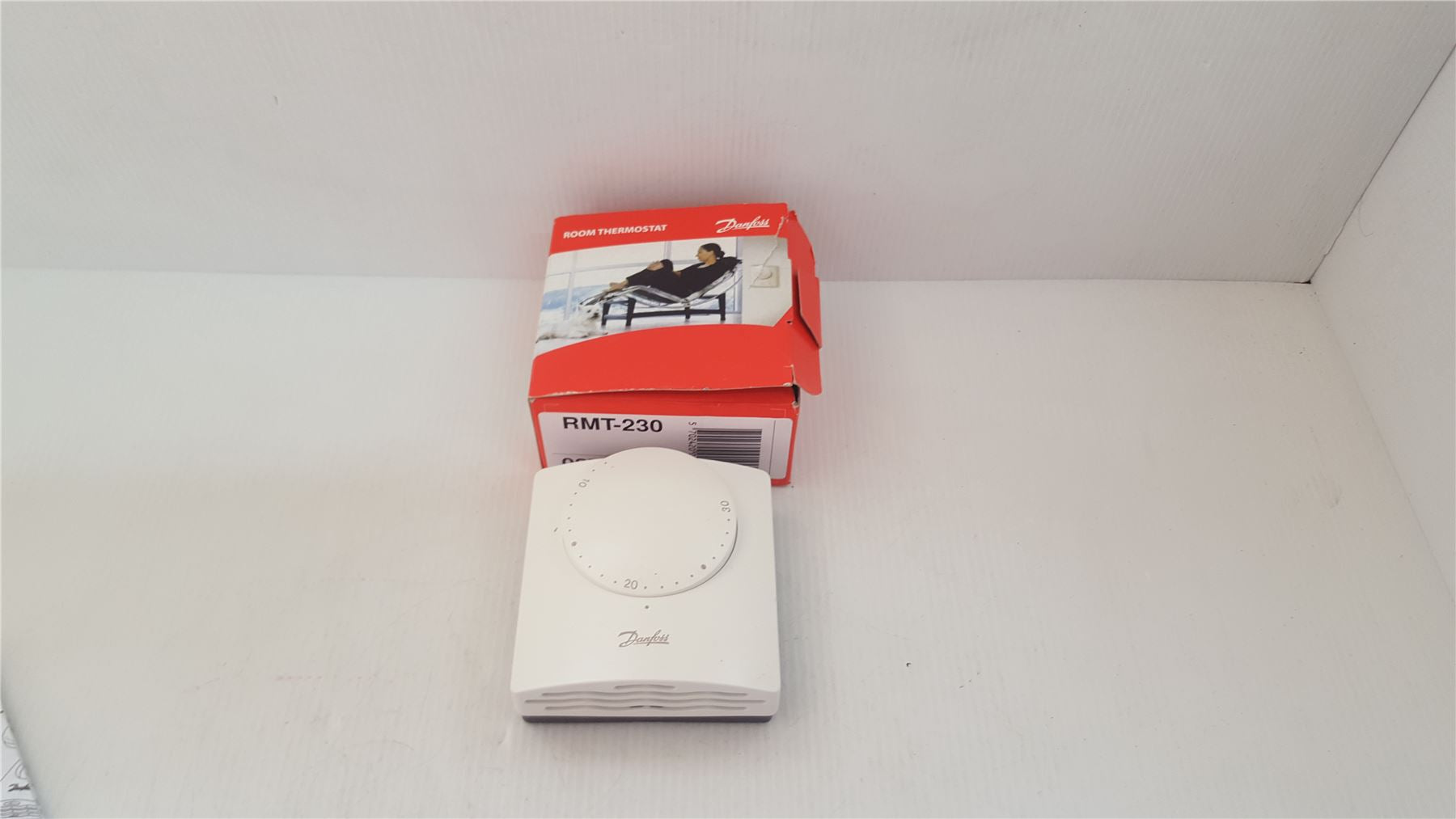 NEW Danfoss RMT 230  Room Thermostat 087N1100