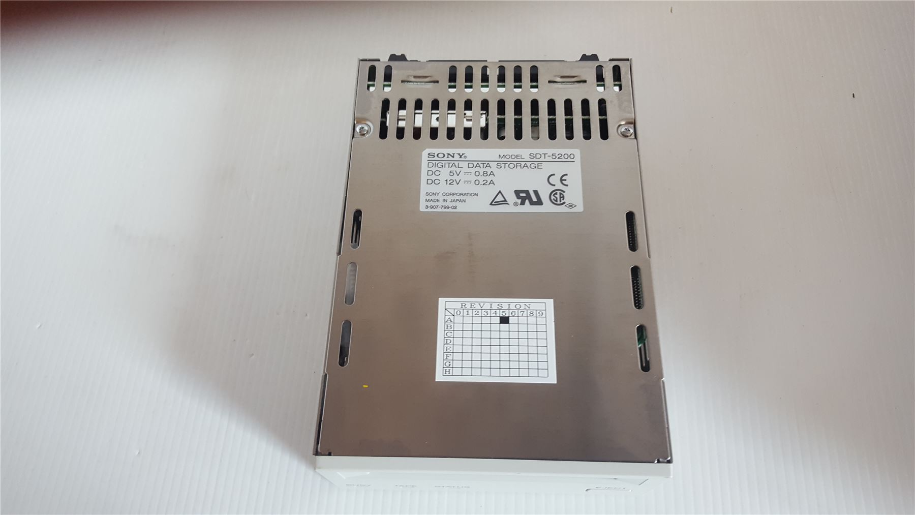 SONY SDT-5200 DDS2 4/8GB DAT TAPE DRIVE