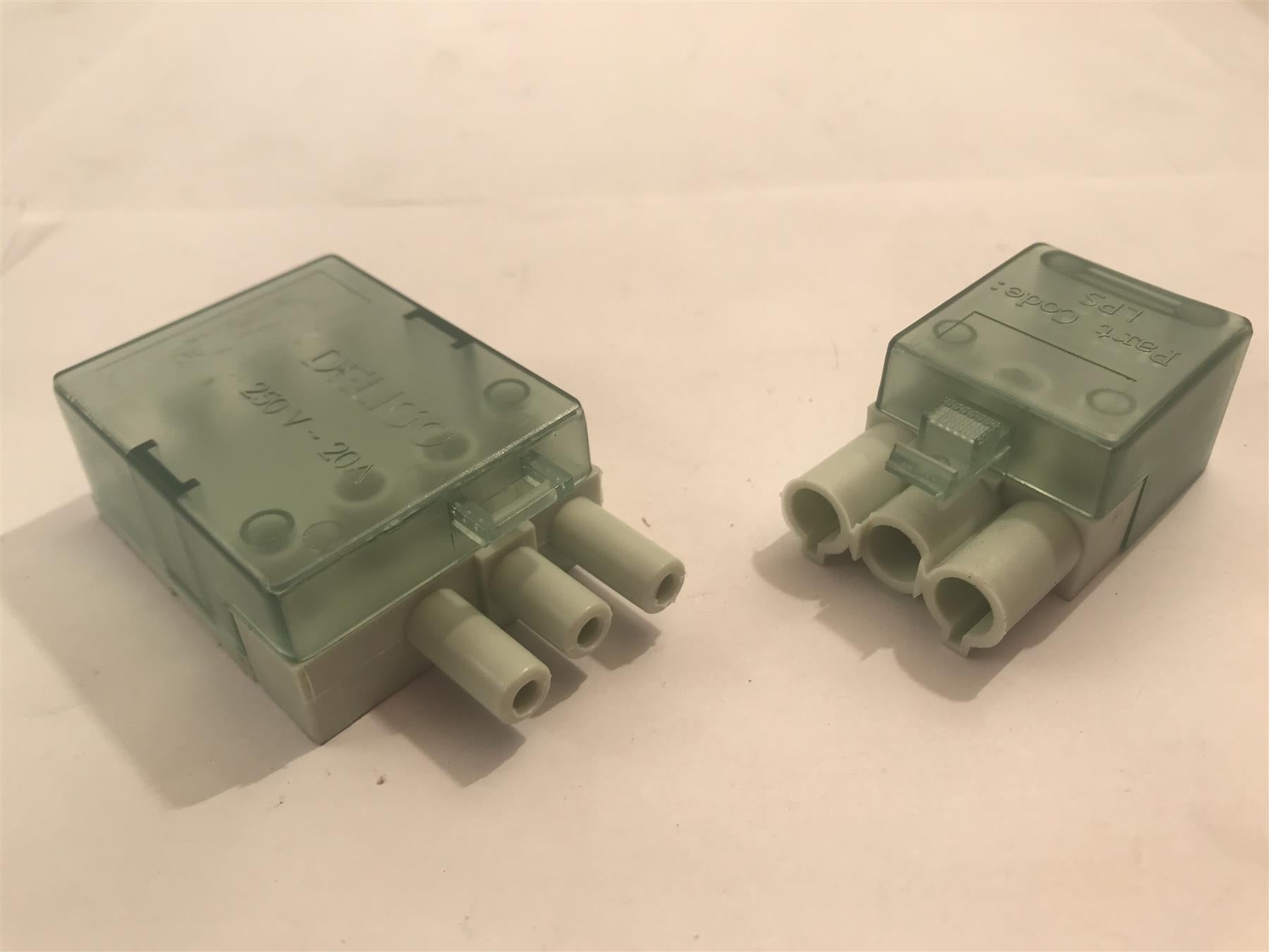 Deligo 3 Pin Lighting Plug & Socket GST18-3 - LPS