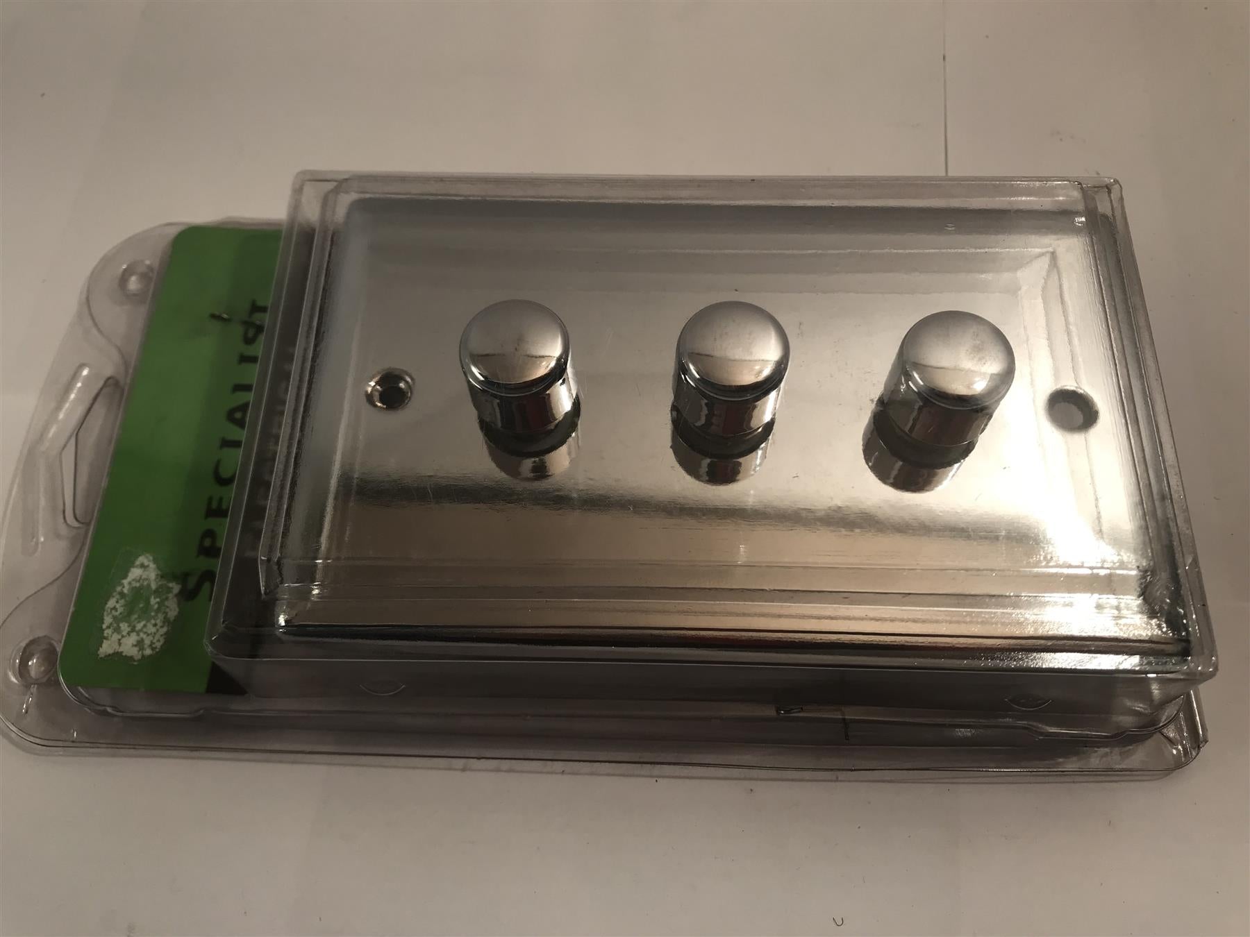 Specialist 3 Gang Dimmer Switch 400W Chrome  SEC43