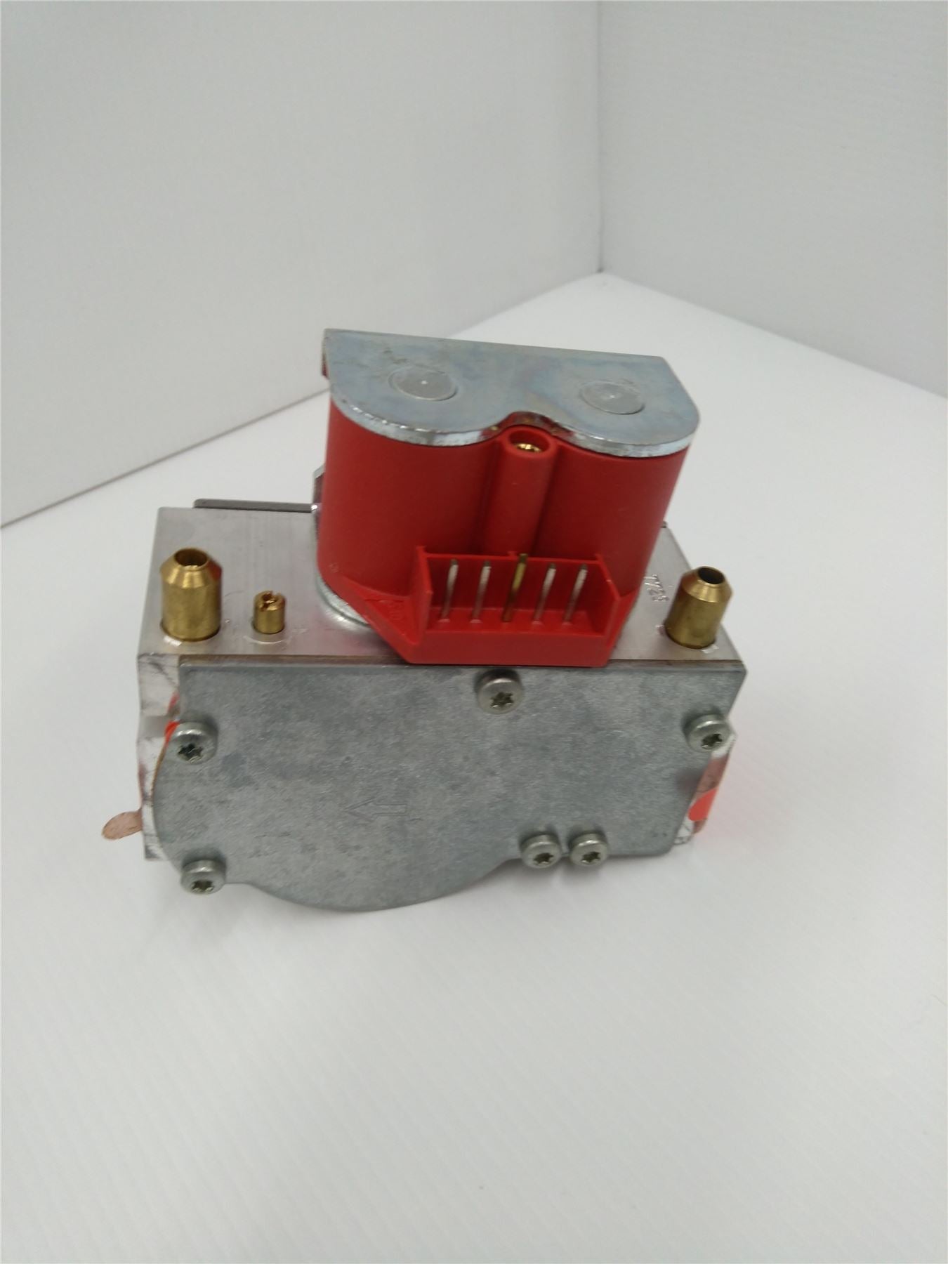 NEW WORCESTER CBI GAS VALVE 87161567690