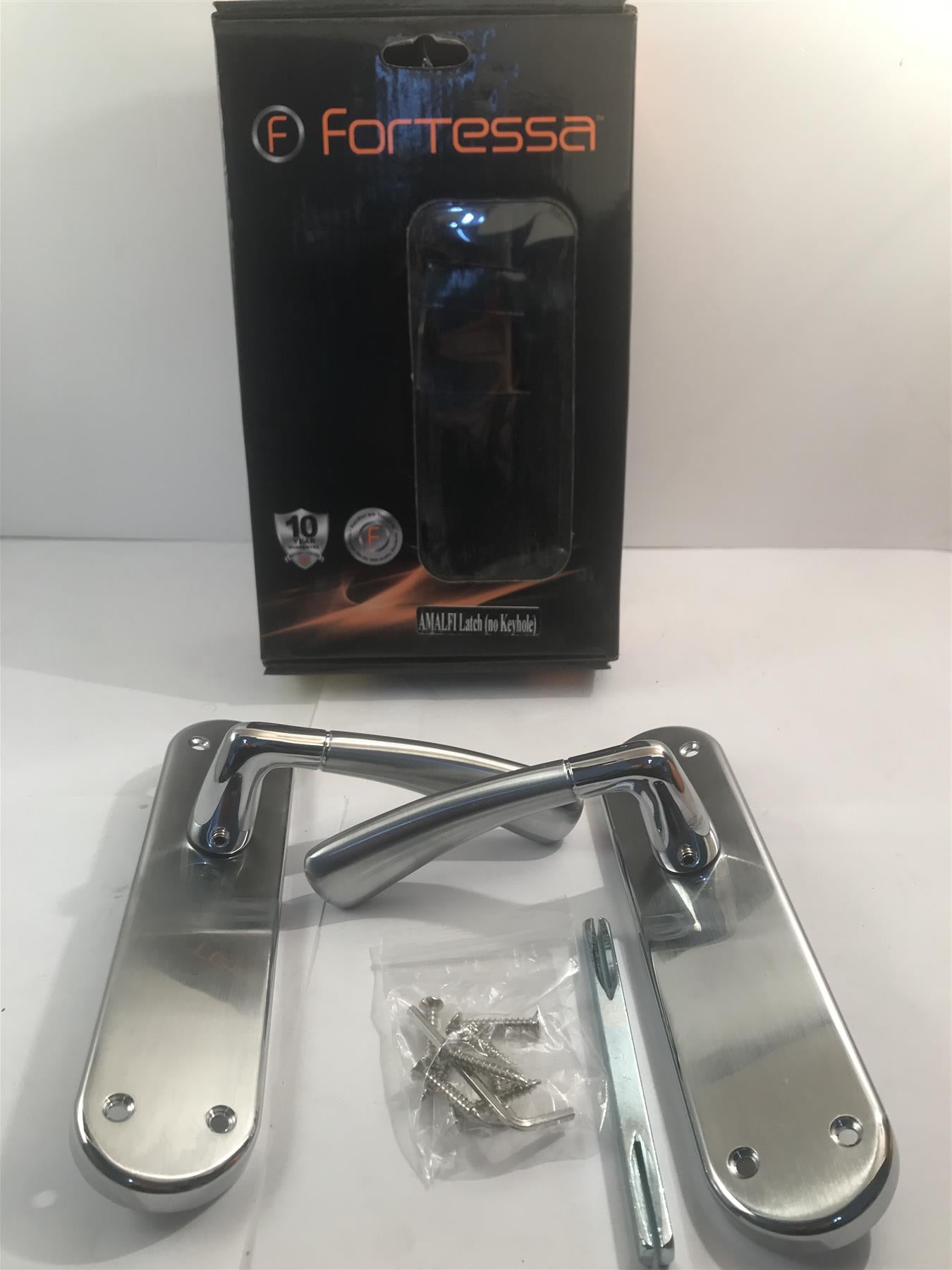 Fortessa FLATAMA-SPC Amalfi Latch on Backplate Satin/Polished Chrome