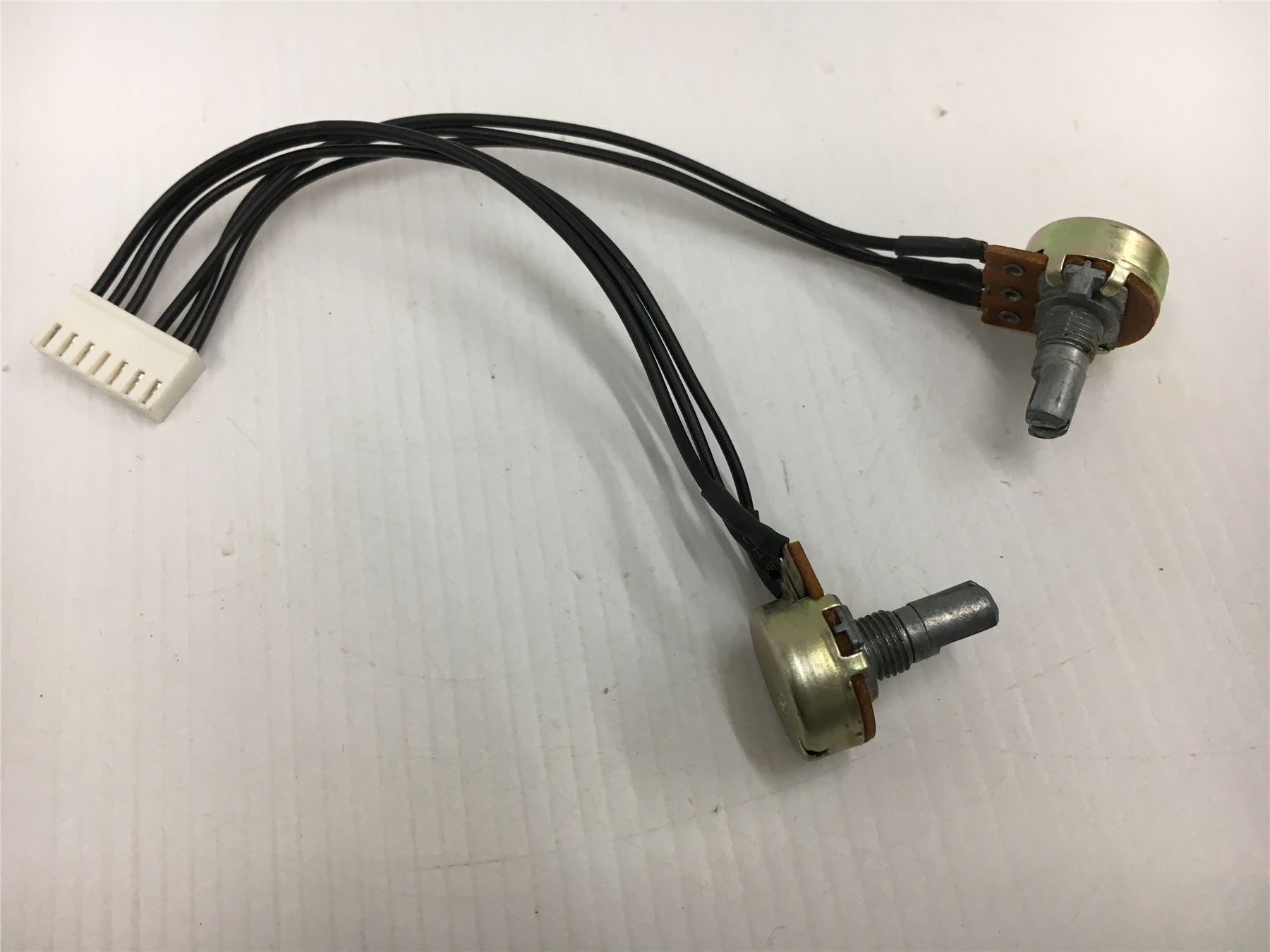 NEW HALSTEAD POTENTIOMETER GEM POT AND LEAD GEM870086