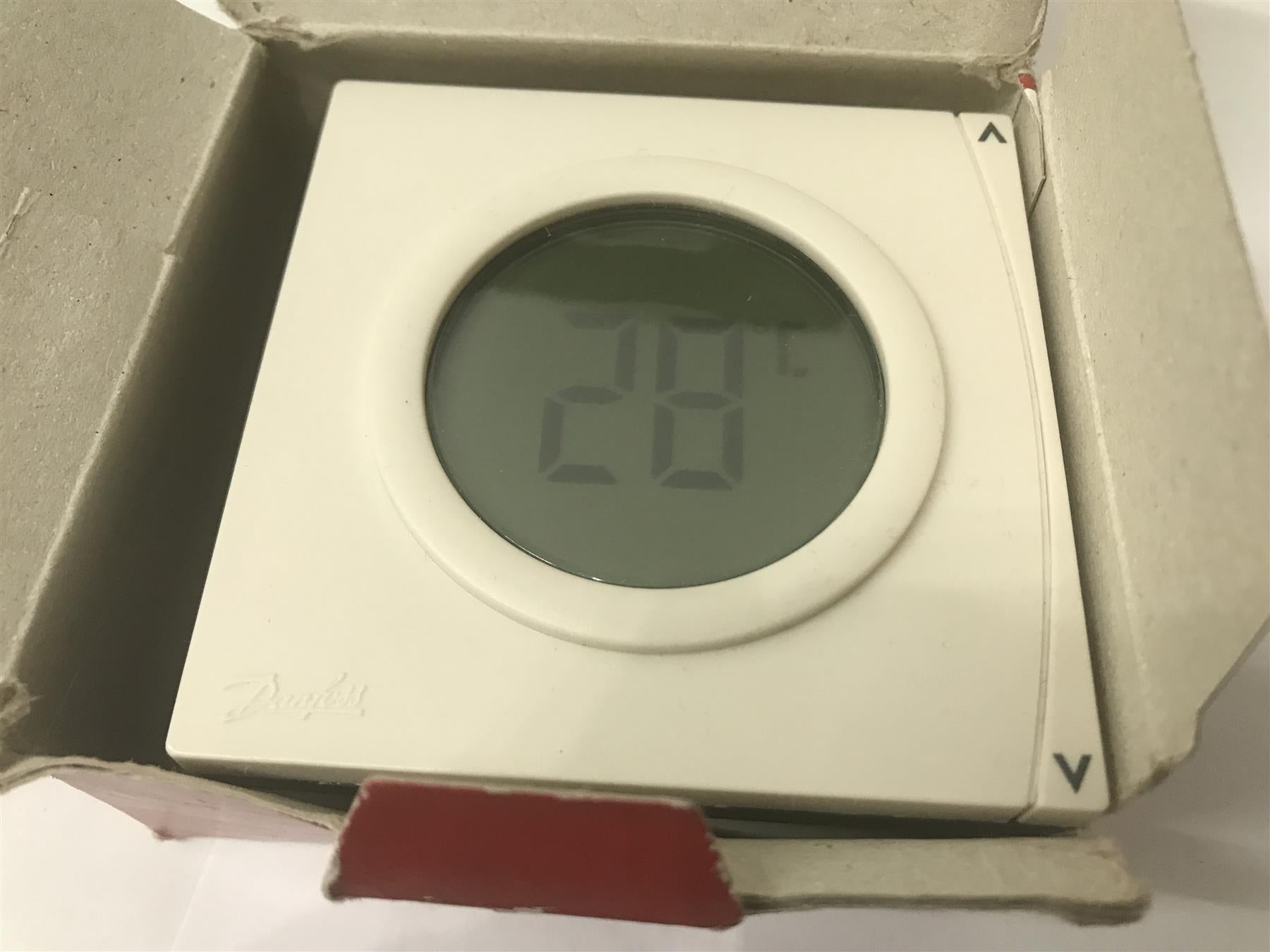 DANFOSS RET2000B DIGITAL ROOM THERMOSTAT 087N644100