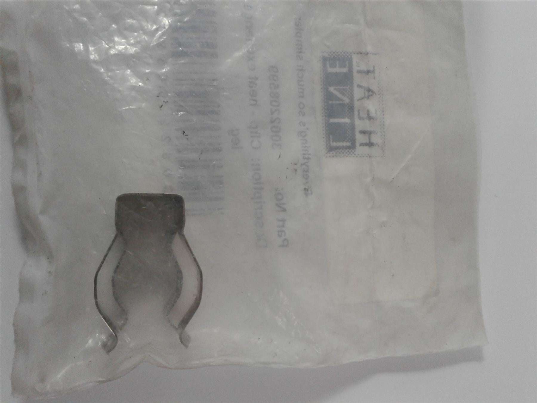 NEW HEATLINE HEAT EXCHANGER CLIP 3002208599