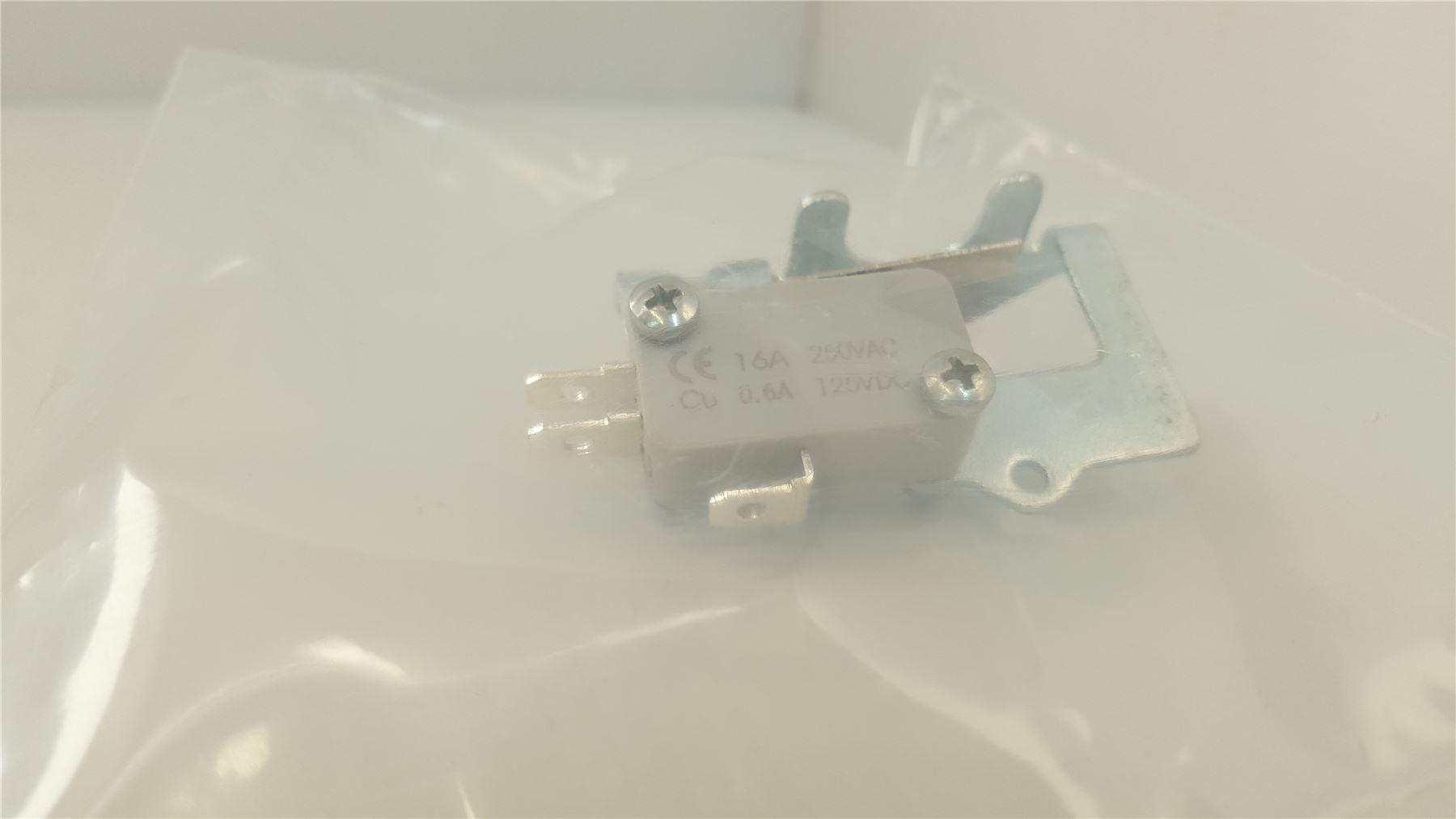 NEW POTTERTON PROMAX 24 HE PLUS BOILER CENTRAL HEATING MICRO SWITCH 248067