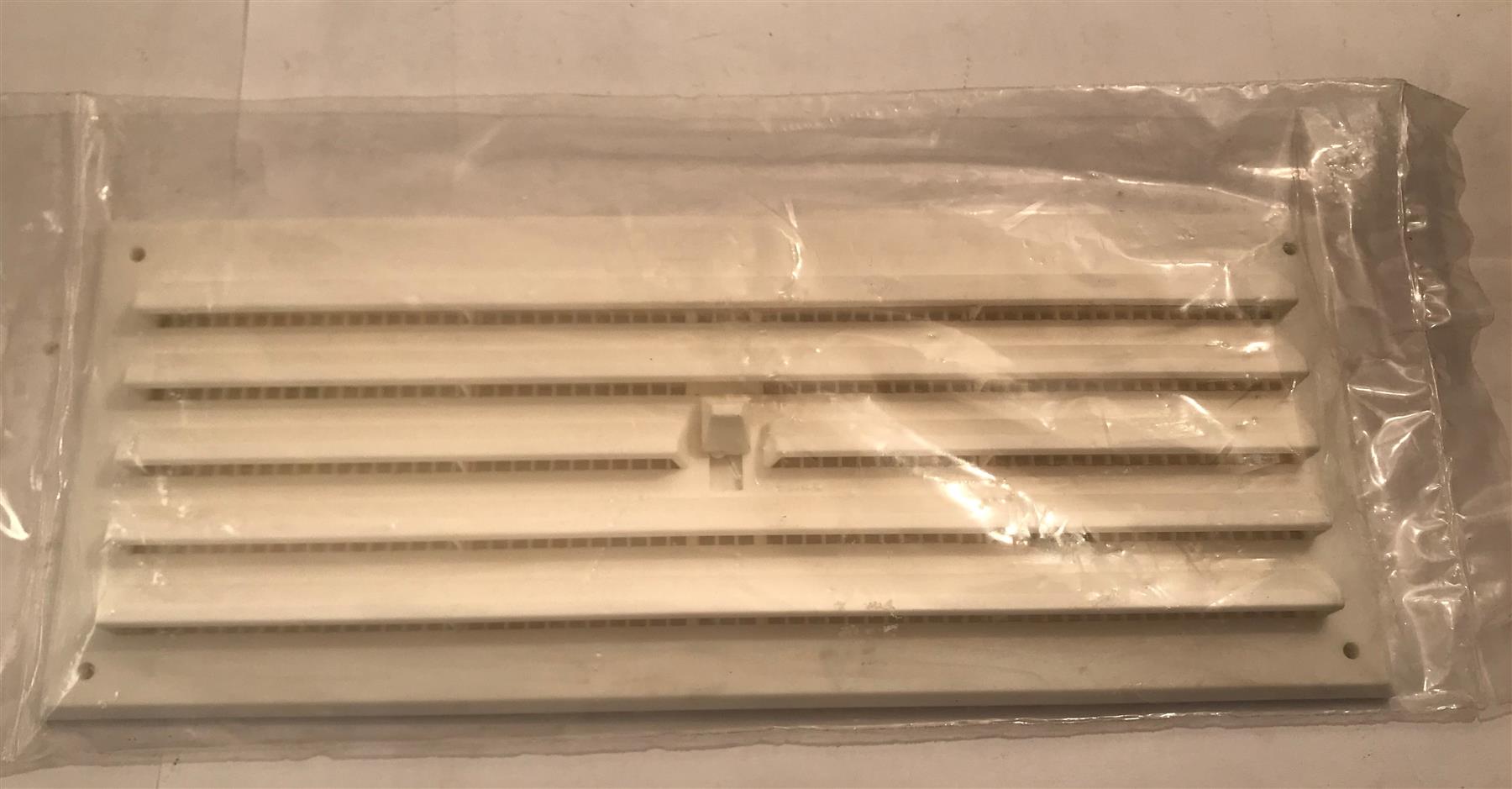 Airflow 9" x 3 " Open/Close Air Vent HM93 White