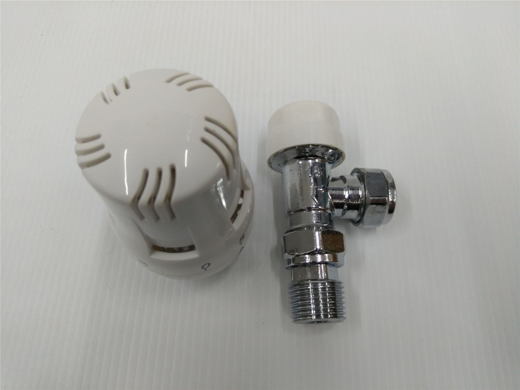 NEW Evolve Contract Thermostatic Radiator Valve 15mm Angled TRV EV-C15A