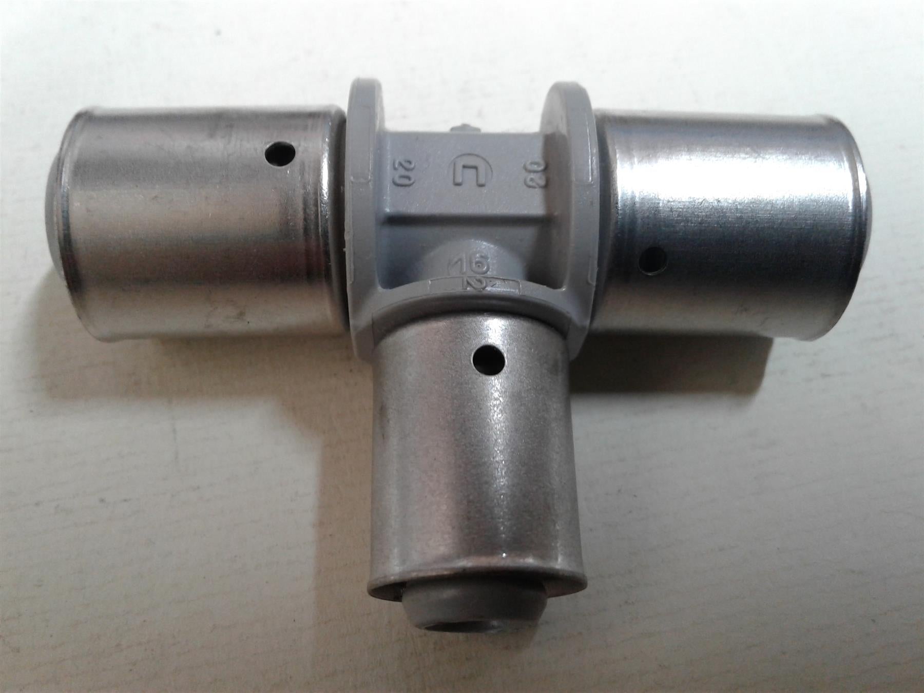 Uponor PPSU Composite Reduce Tee 20-20-16mm (1022725) EACH