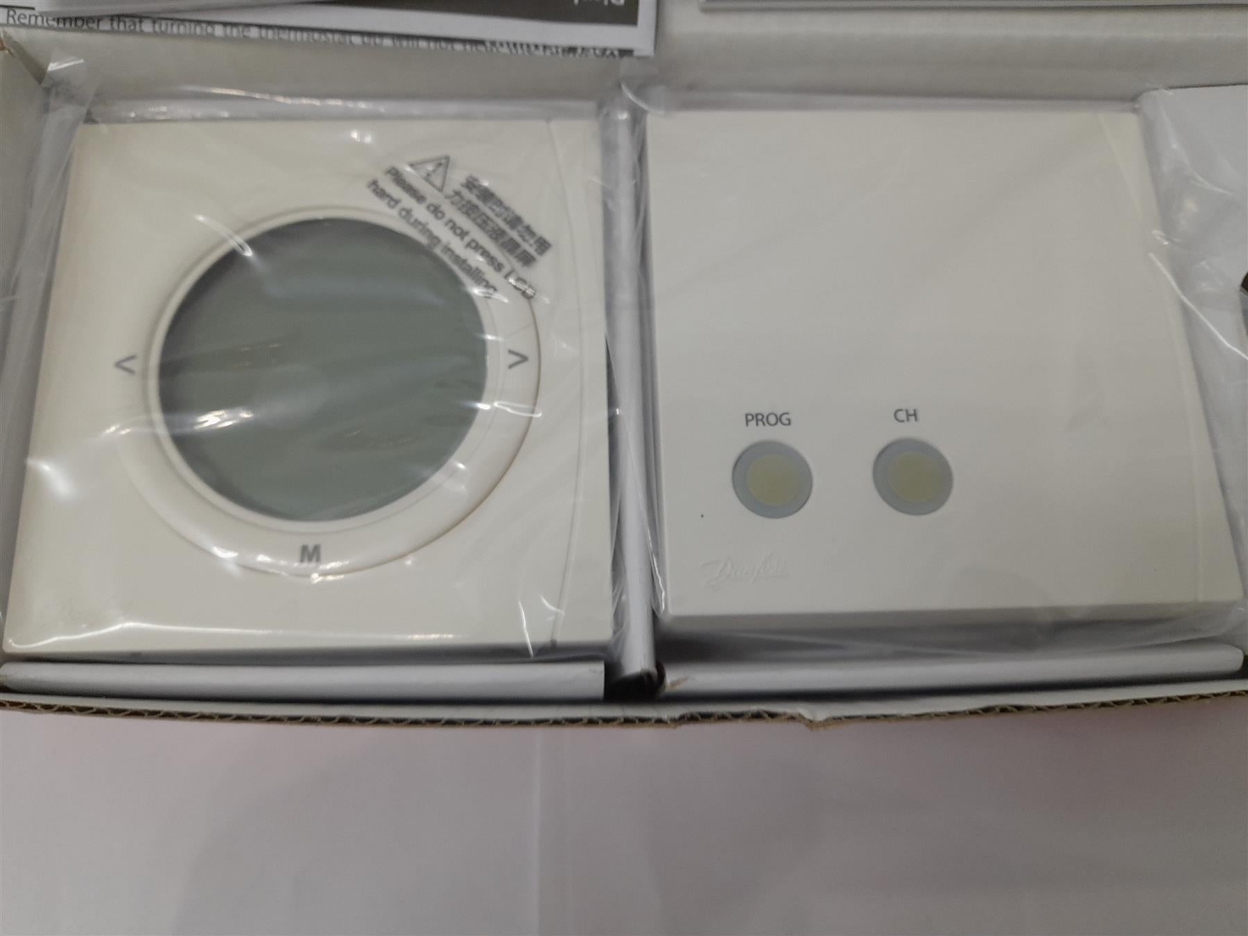 Danfoss RET2001-RF G + RX1-S V2 Wireless Room Thermostat & Receiver 087N6477