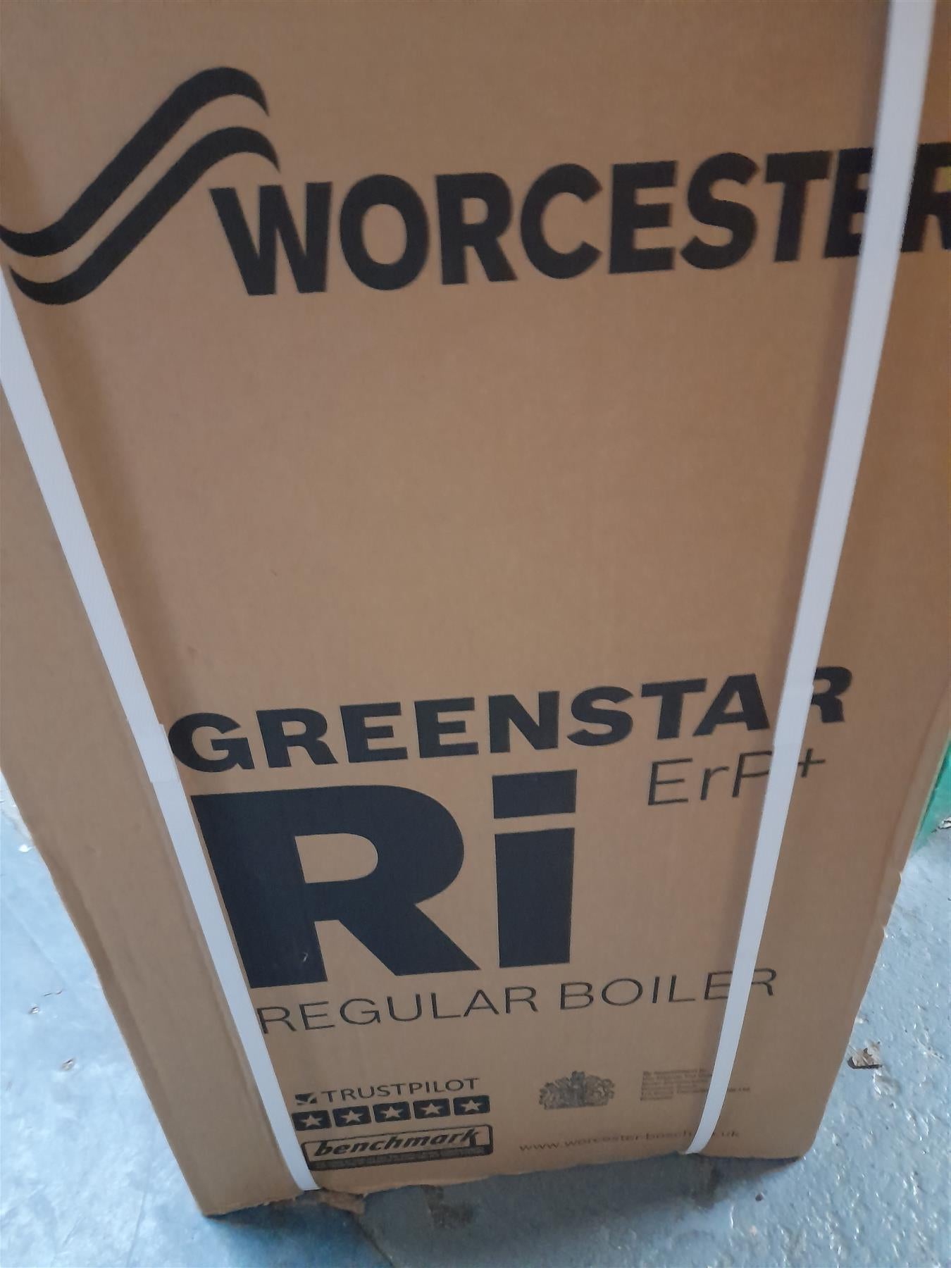 Worcester Greenstar 15Ri 15kW Regular Gas Boiler 7733600308 With Flue