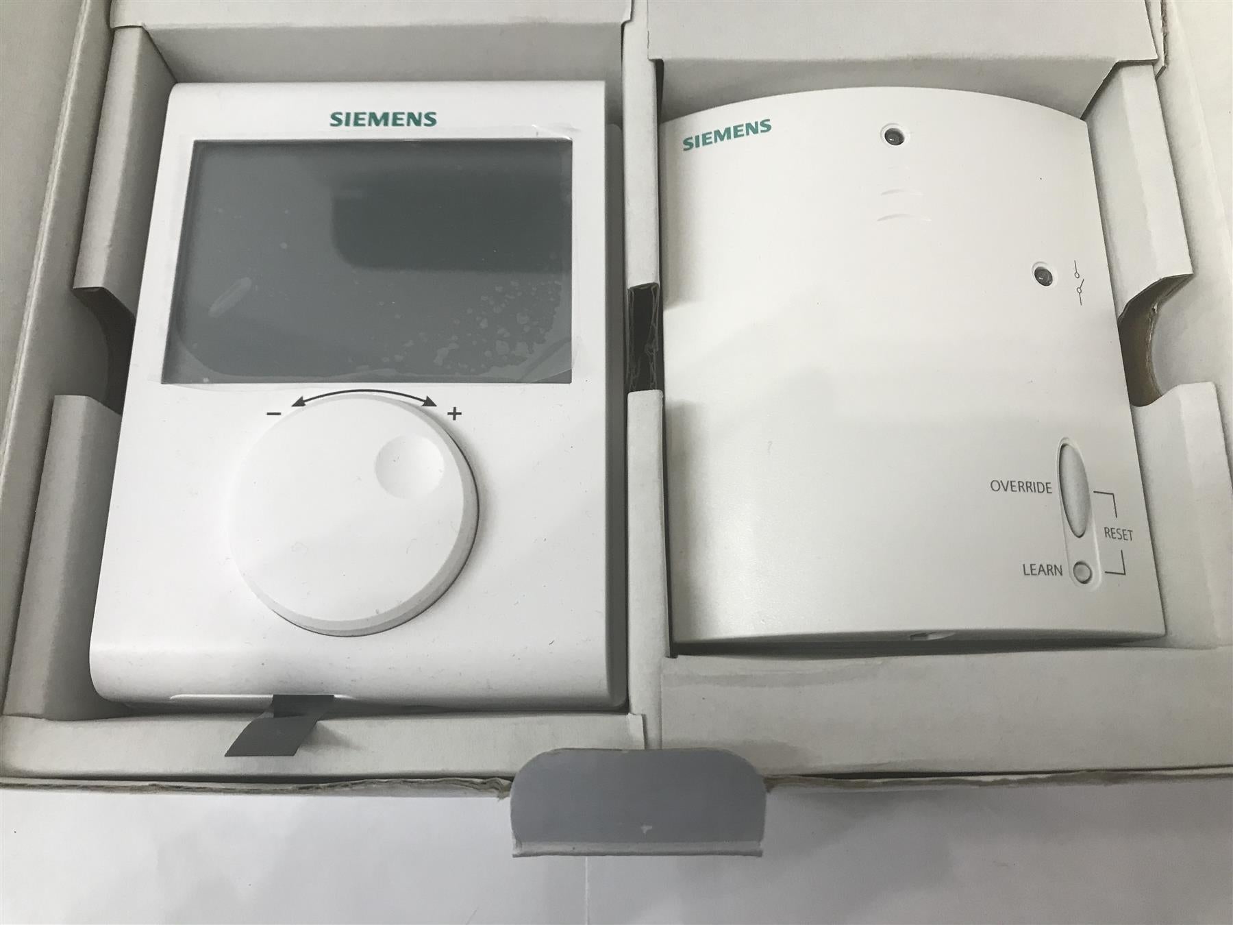Siemens RDH100RF/SET Wireless Thermostat and Receiver