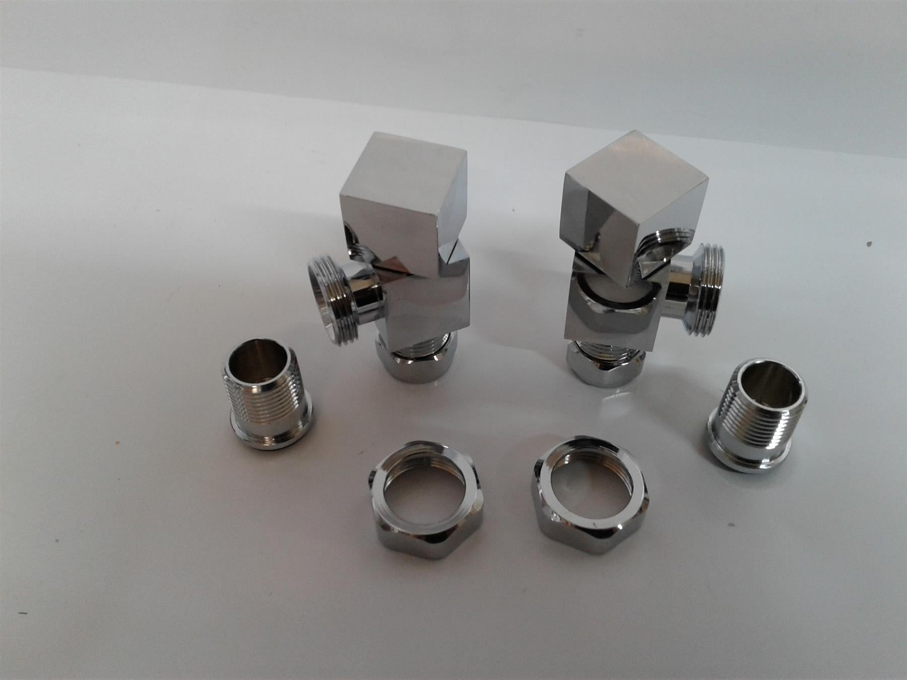 NEW Essential Square Radiator Valves Angled 15mm Chrome 148992