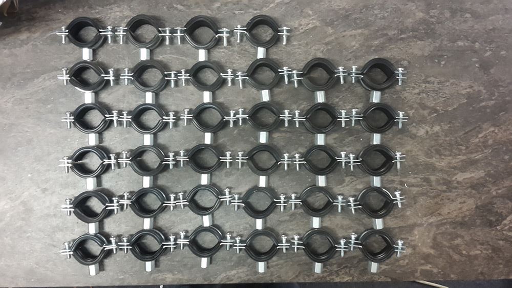 NEW RUBBER LINED STEEL VIBRATION PIPE CLAMP / MUNSEN RINGS 31-35mm 1" PACK OF 34