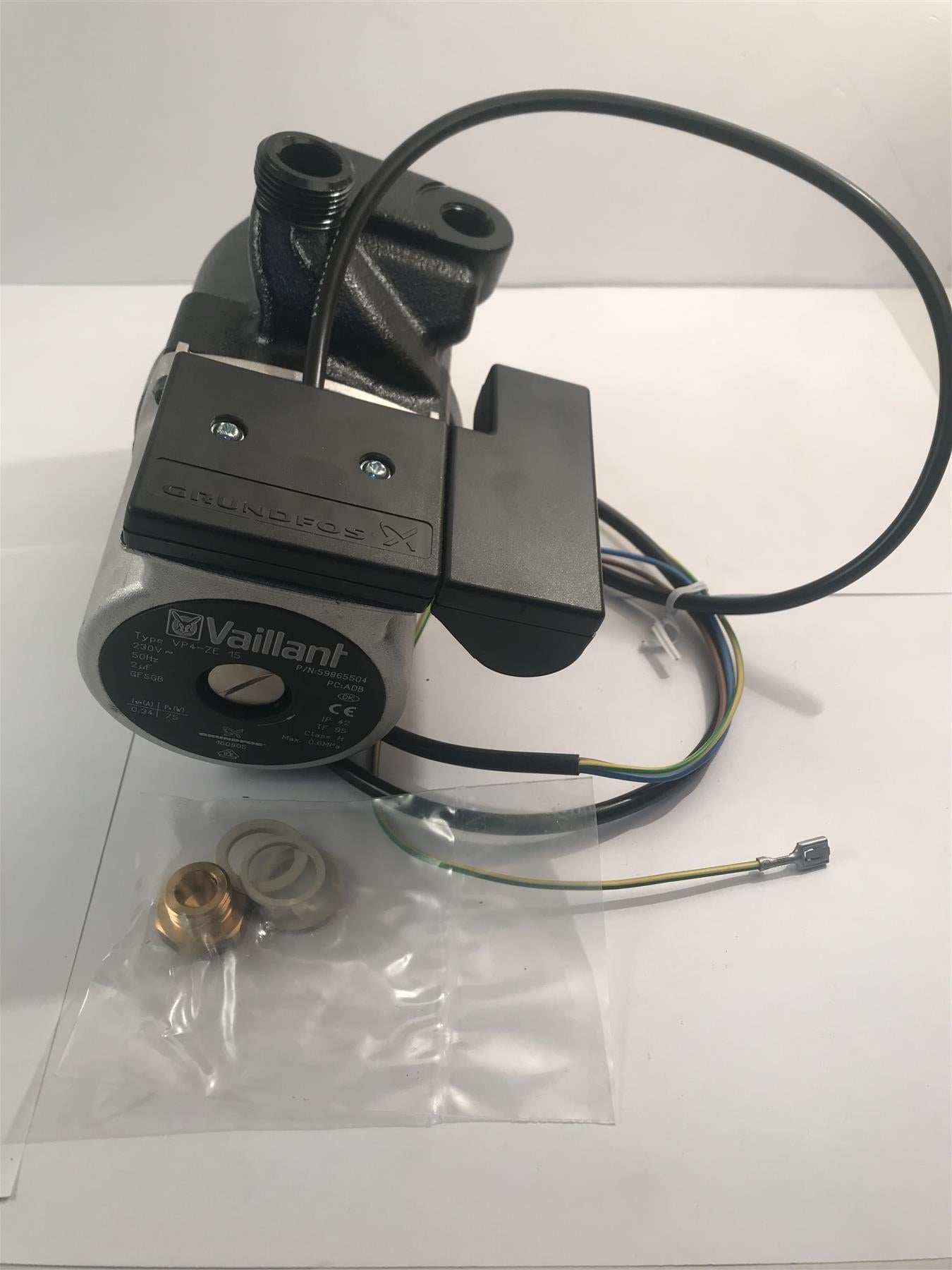 New Vaillant Pump 160909 VP4-ZE 15  59865504