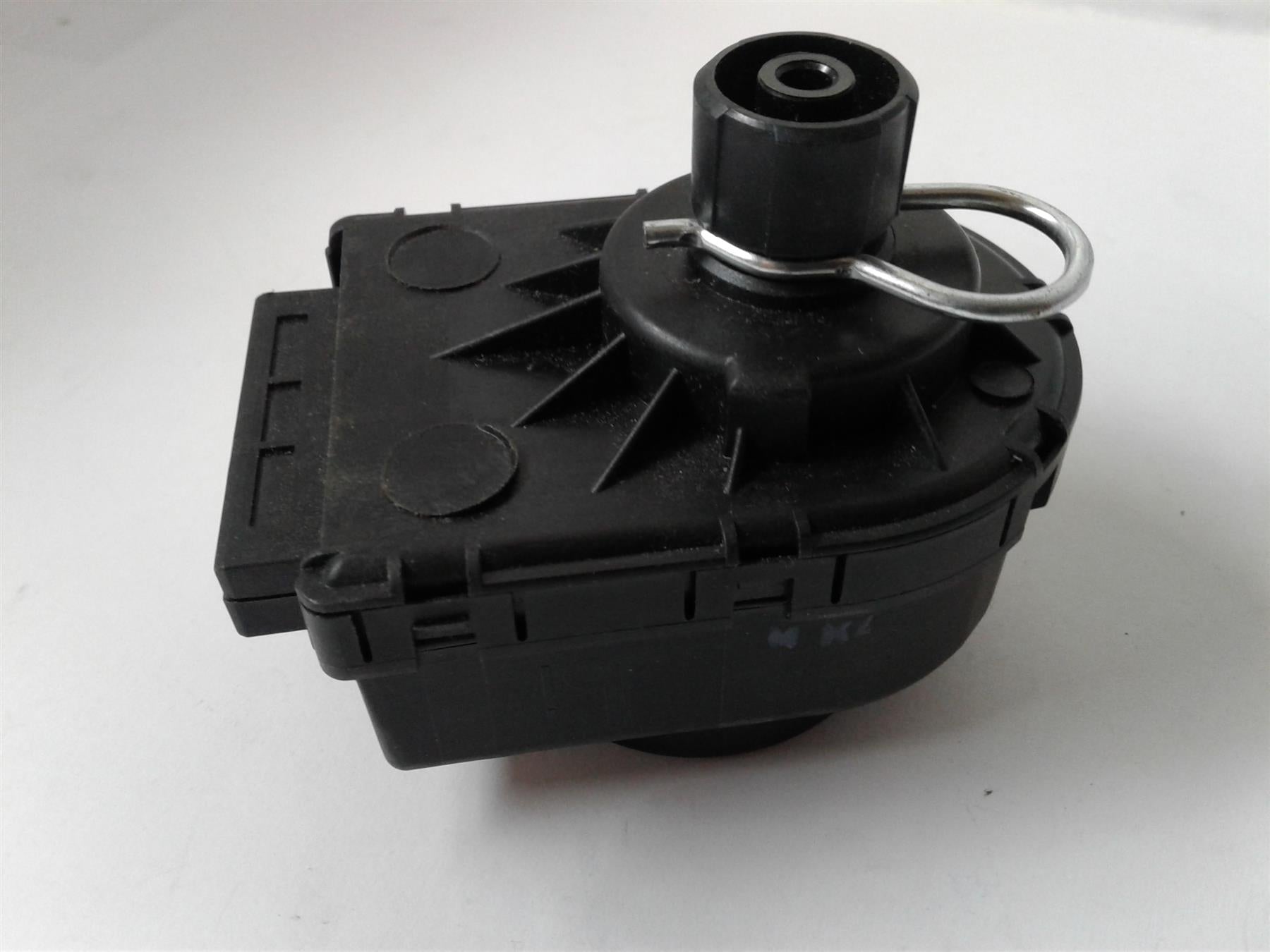 NEW Vokera Linea SYNTESI 3 WAY Diverter Valve Motor 61712905