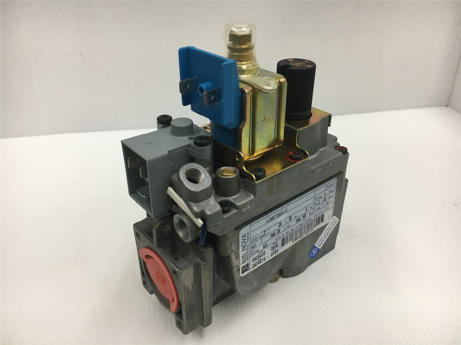 NEW GLOWWORM GAS VALVE 825 NOVA 2000800158