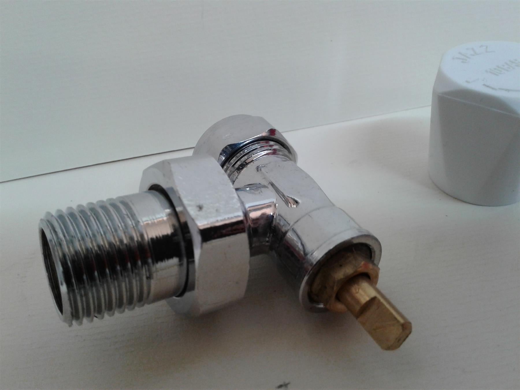 NEW JAZZ 10 ANGLED CHROME RADIATOR VALVE 1/2 15mm