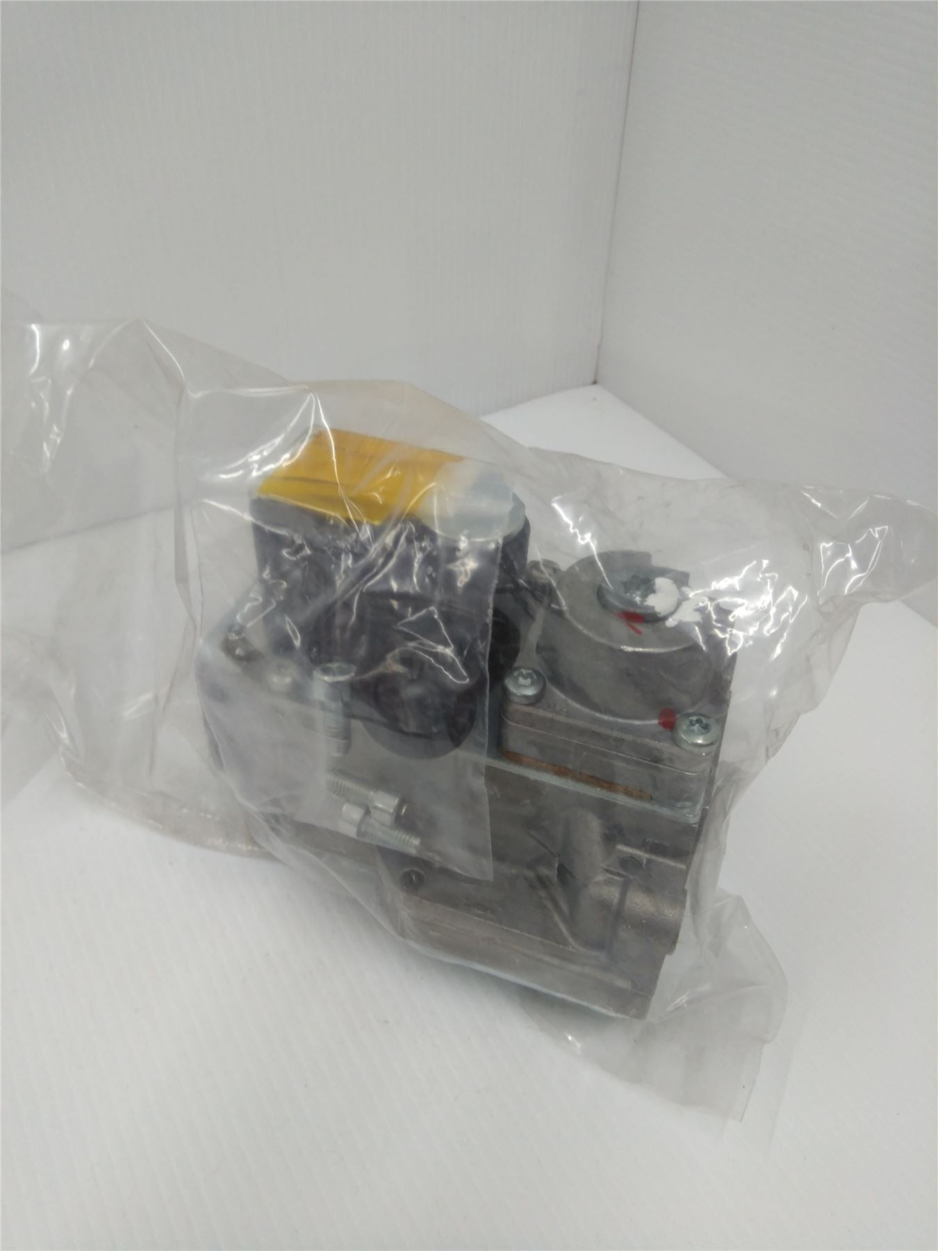 NEW C10C303000 KESTON C36 GAS VALVE VK4115V2038