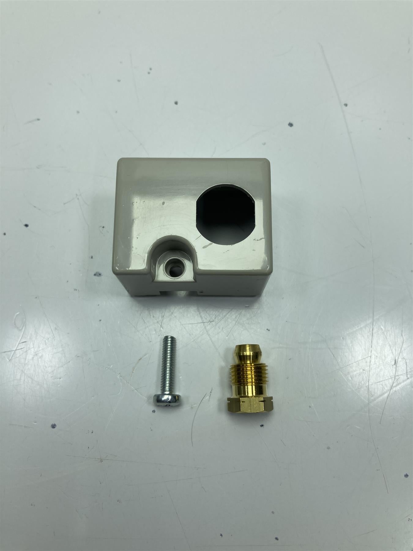 HONEYWELL RED & WHITE BUTTON 240V BOILER GAS VALVE V4400C new