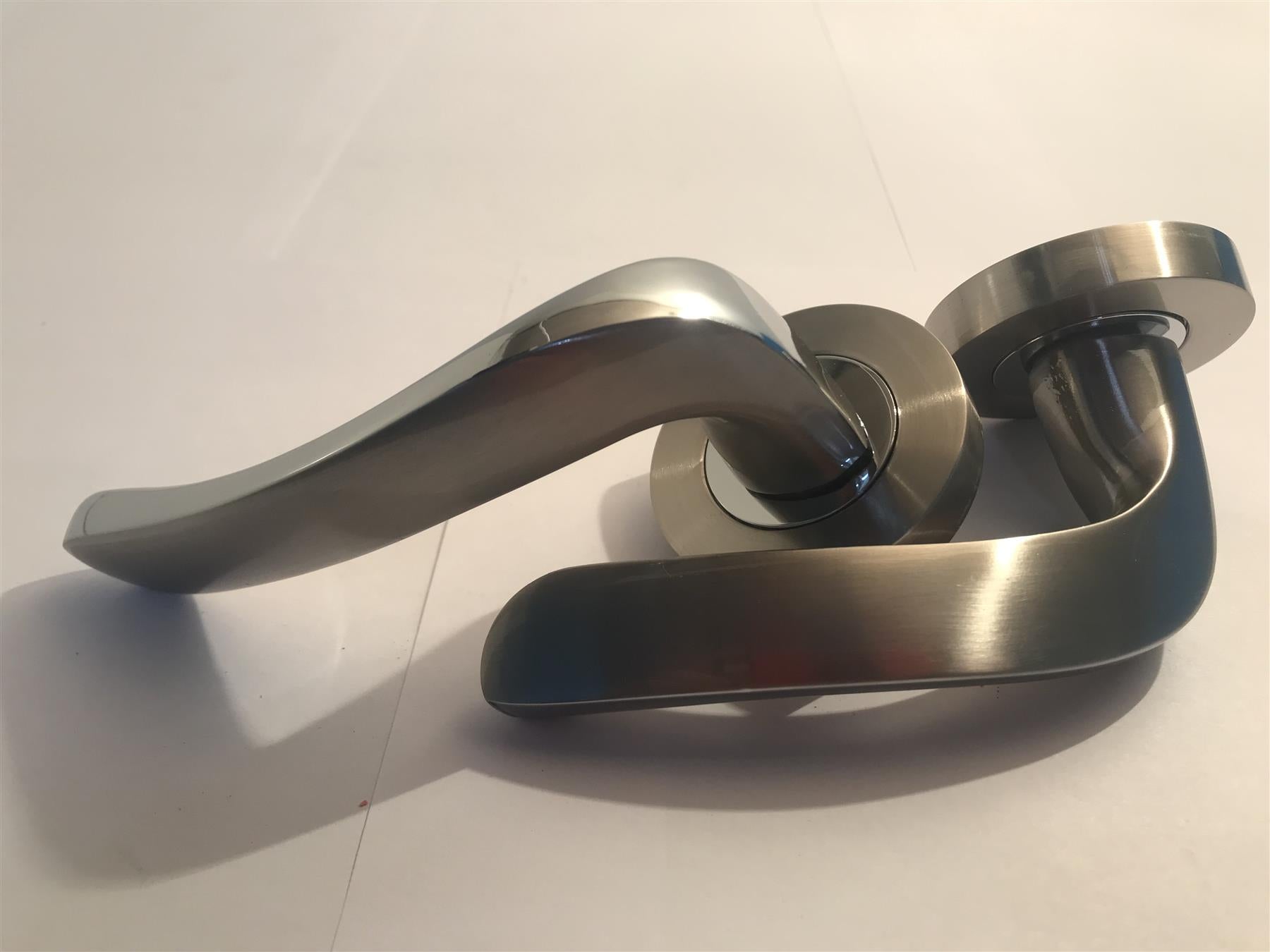 Supreme Thames Lever On Rose Satin Nickel Chrome Plated 30046